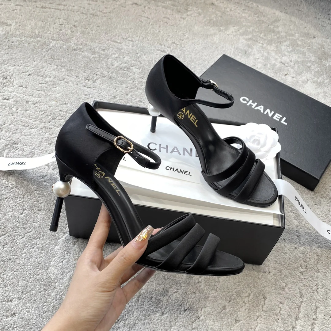 Новинка сезона весна/лето 2023 от Chanel - Босоножки на высоком каблуке Pearl Heel - 8-5 см - Черные