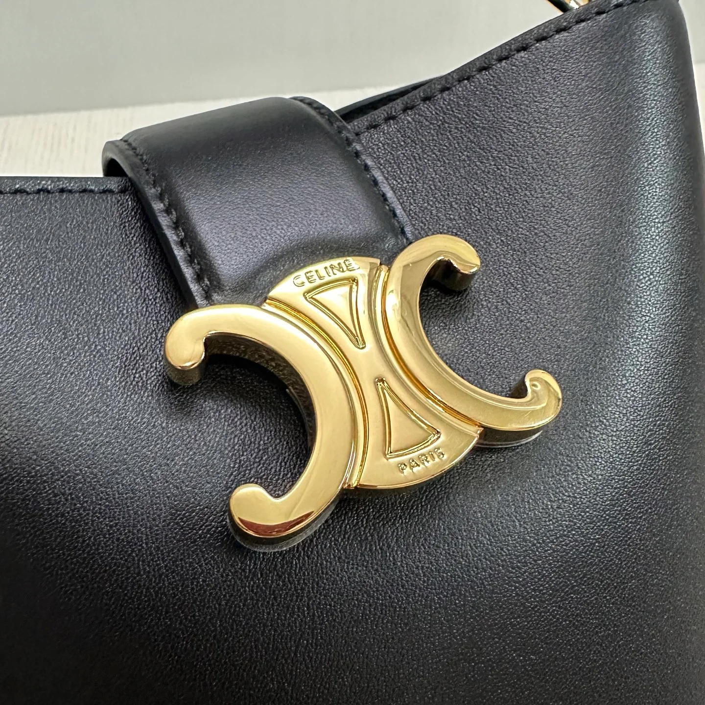 Сумка-ведро Celine Triomphe - Мини - Черная