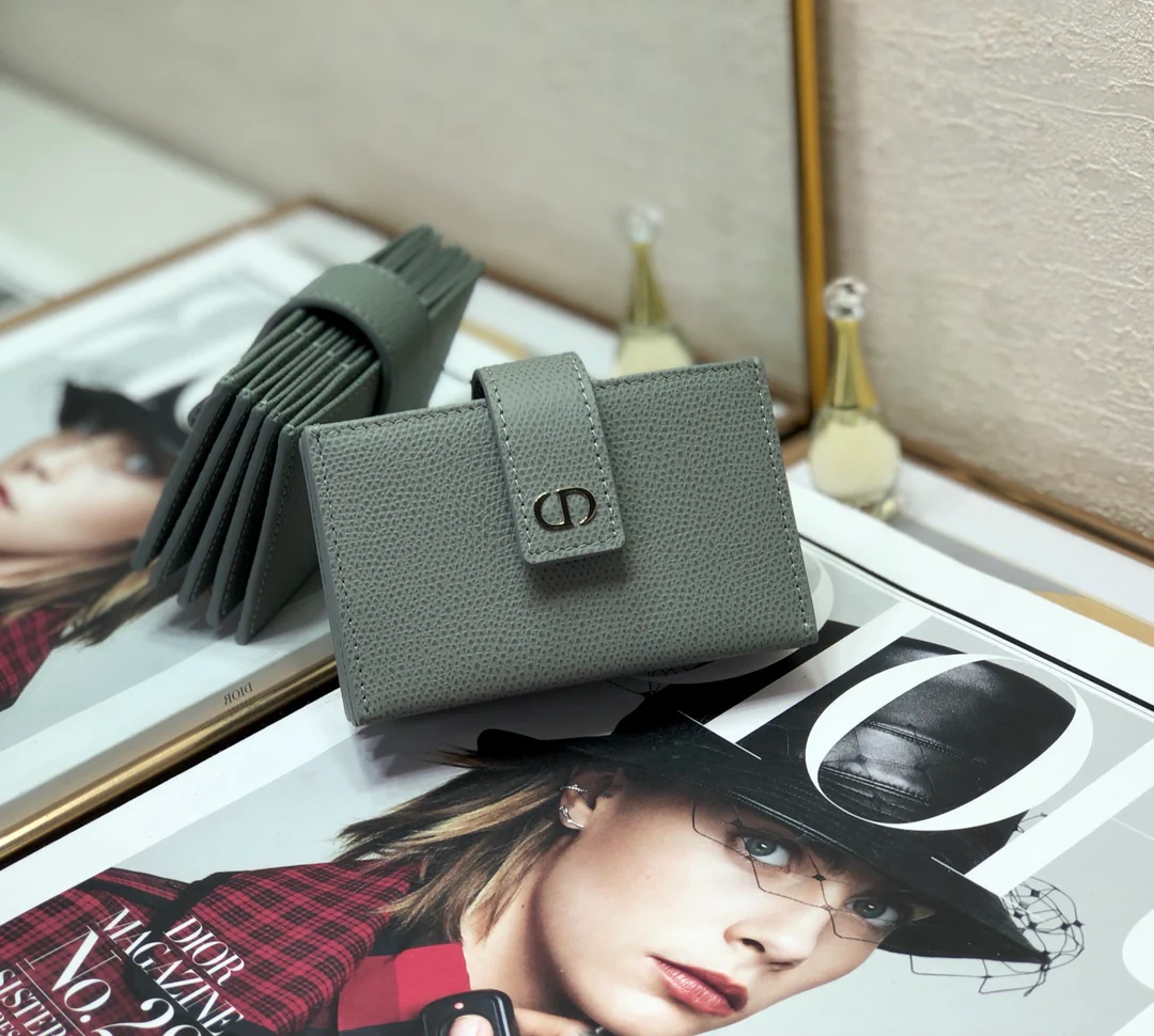 Dior 风琴卡包