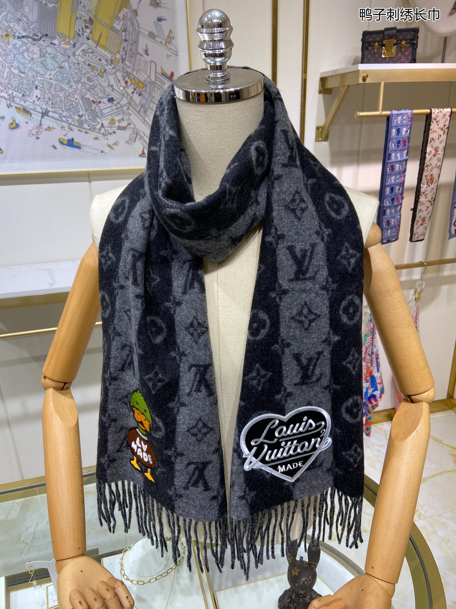 LV - Длинное платье из шерсти и кашемира с вышивкой, золотистого цвета - 40-205 см - 1