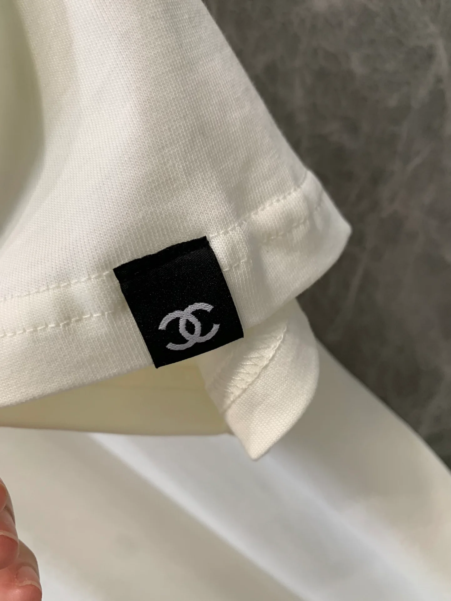 Chanel - 2404 - Футболка с коротким рукавом с принтом в виде парфюма