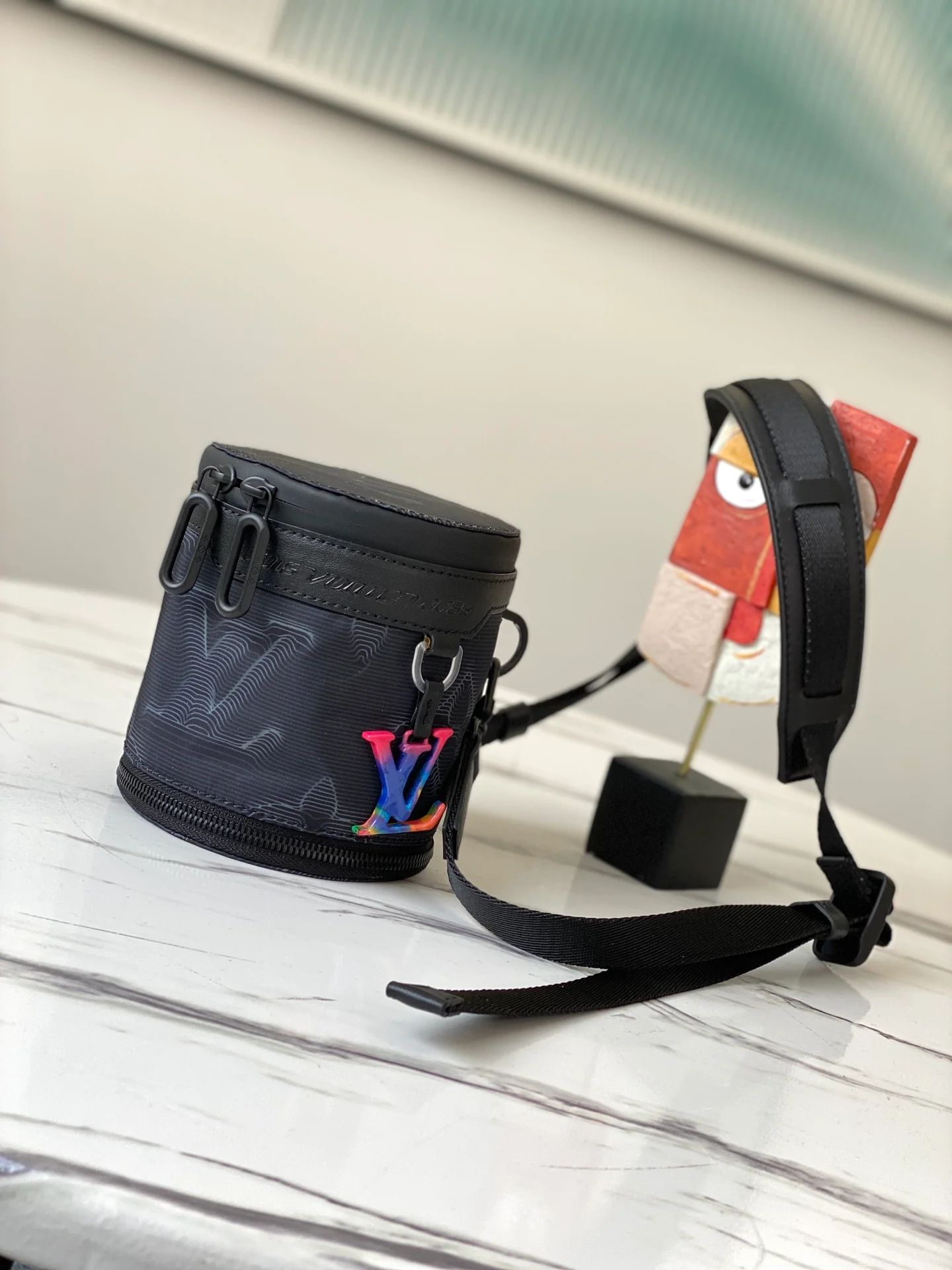 lv-m45604-expandable-polochon-handbag