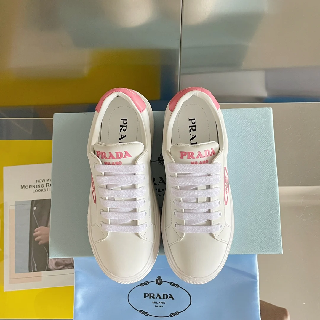 Prada - Новинки ранней весны 2022 года - Повседневные туфли на платформе - 1