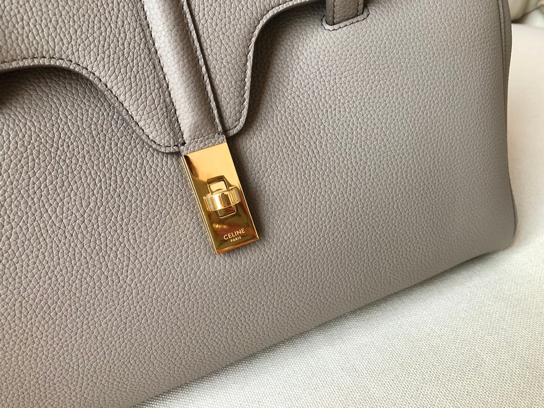 Сумка Celine Soft 16 из зернистой кожи средней толщины
