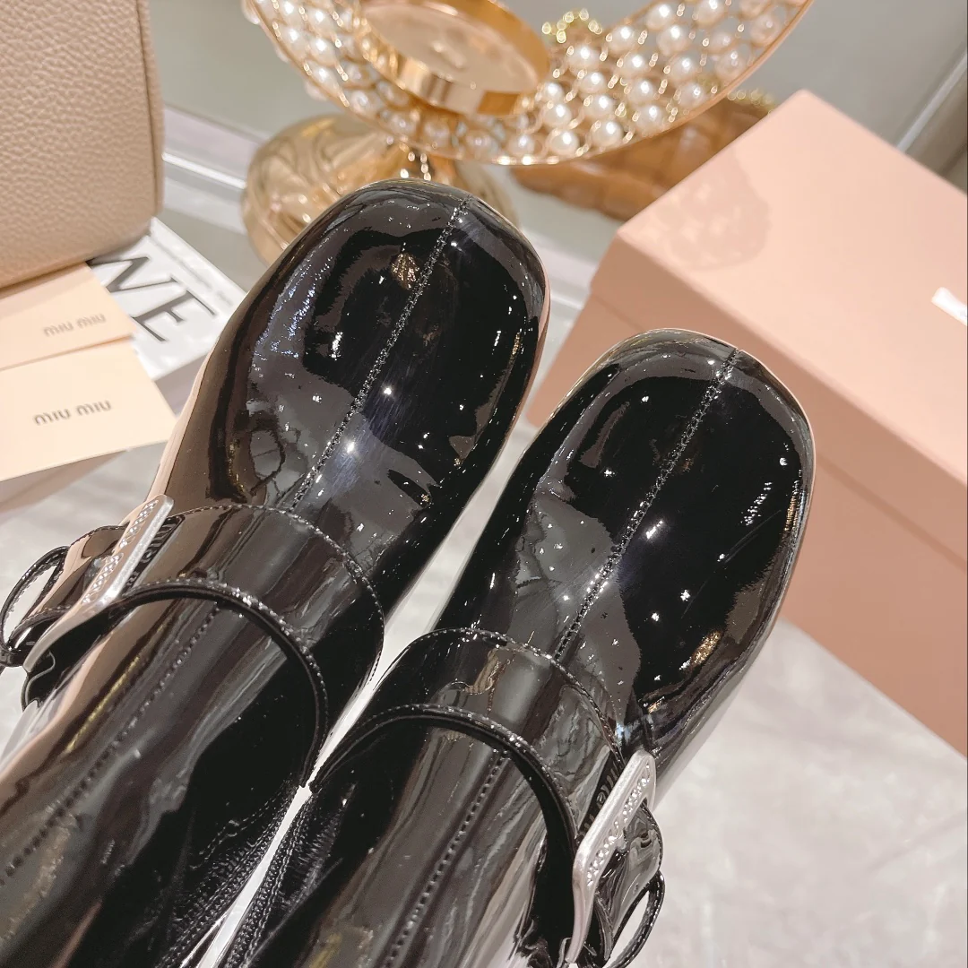 Ботильоны Miu Miu 22s с застежкой-молнией и металлической пряжкой - 1