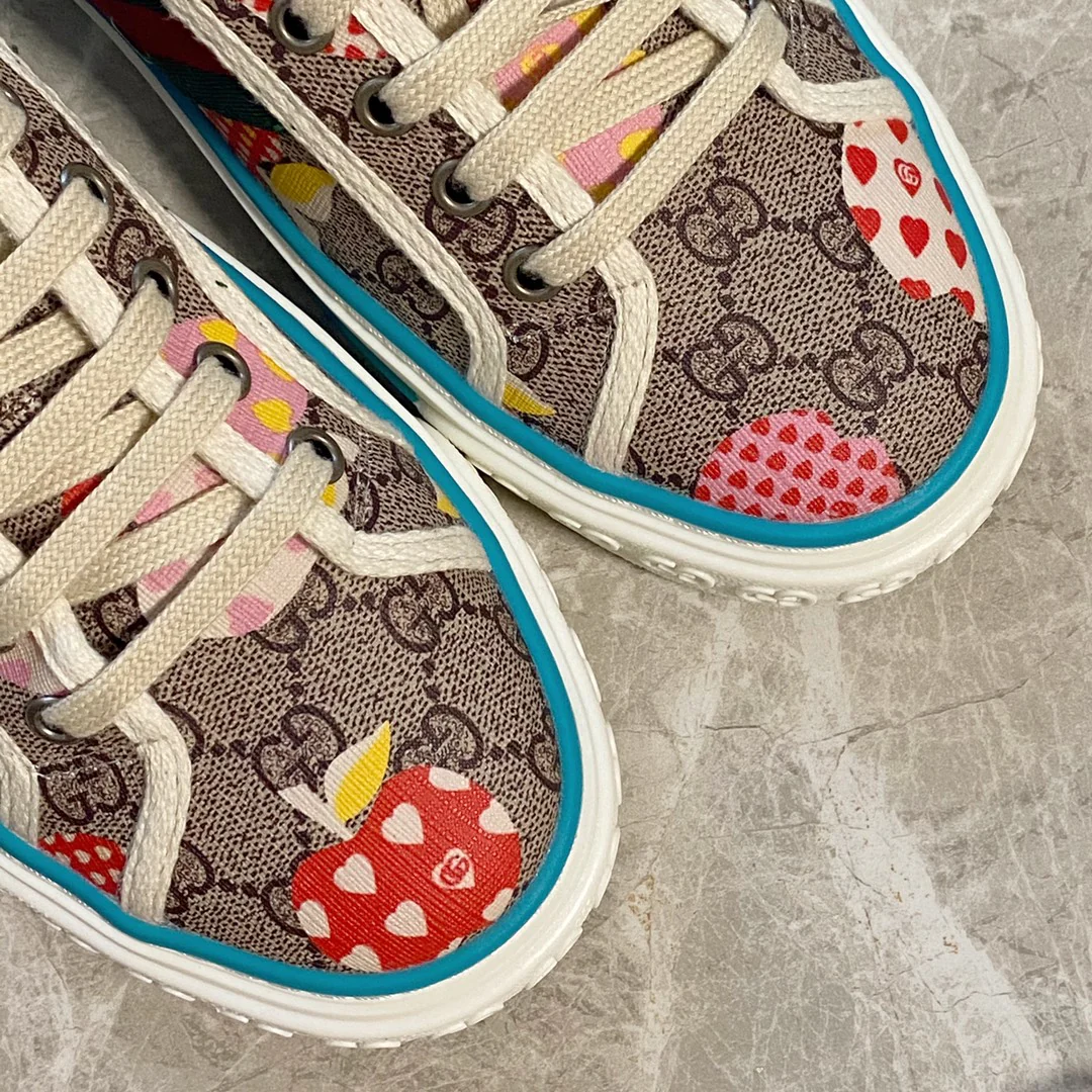 Кроссовки/кеды Gucci - 1