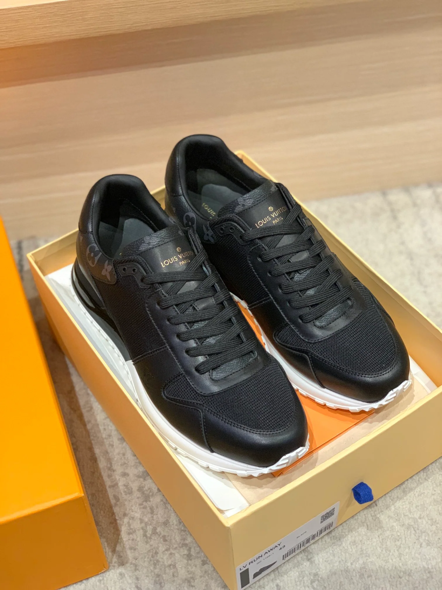 LV - Спортивные повседневные туфли - Черные с монограммой