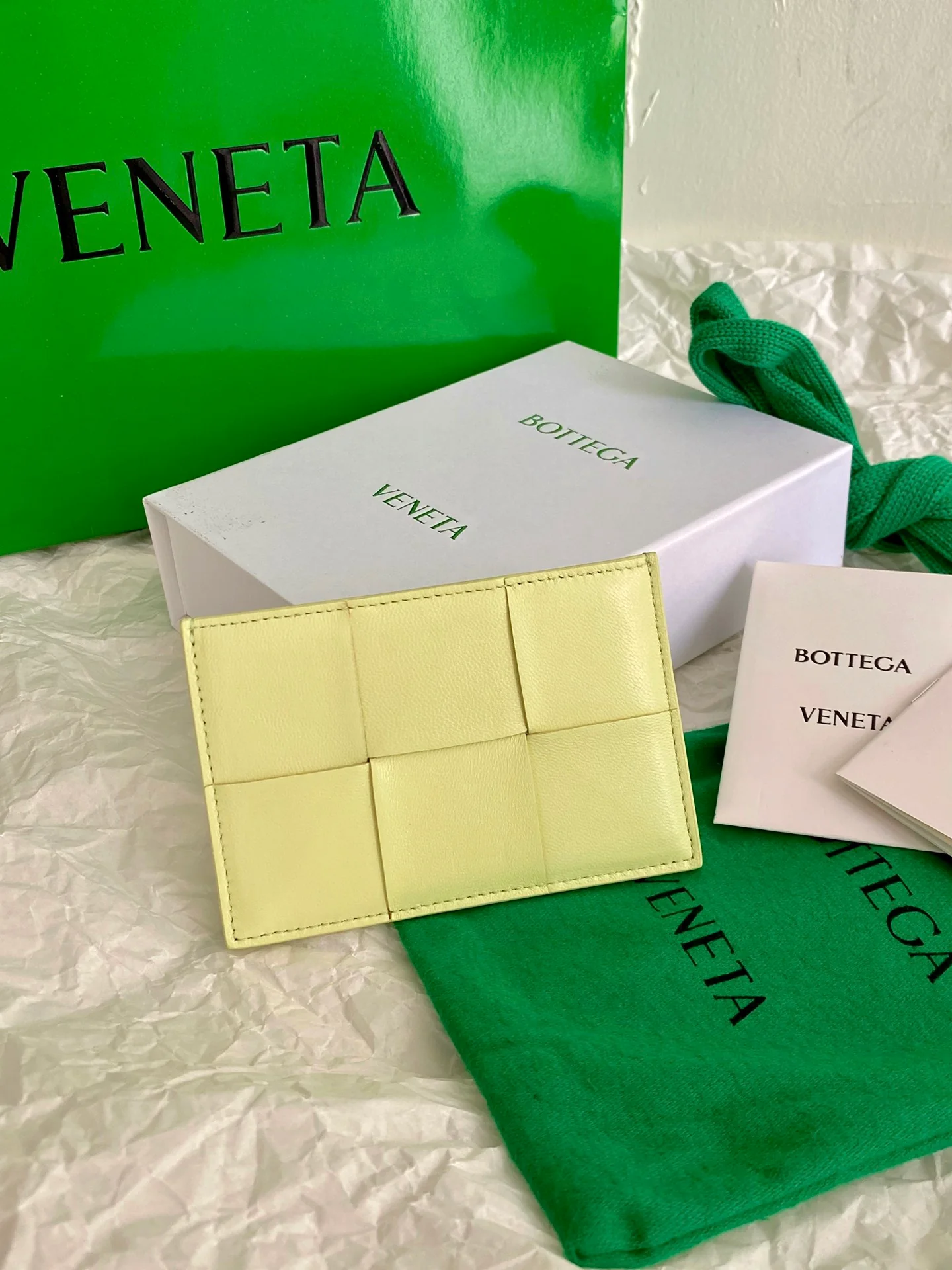 BV-小格子 卡包 小羊皮 11.5x7.5cm 鹅黄色