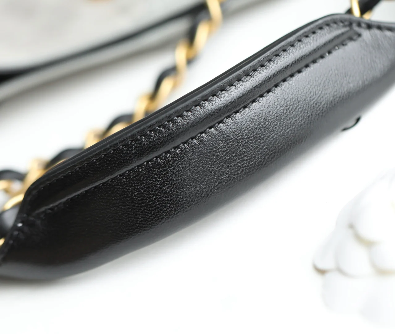 Chanel - Замшевая прямая сумка-шоппер - Серая с золотой фурнитурой