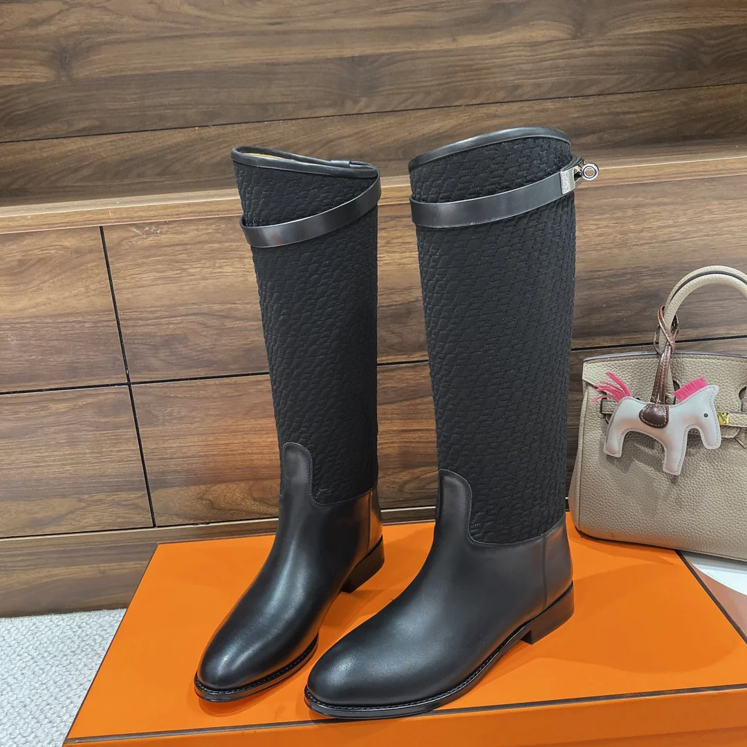 Новинка сезона осень/зима 2022 от Hermes - Ботинки Kelly с тиснением - Черные