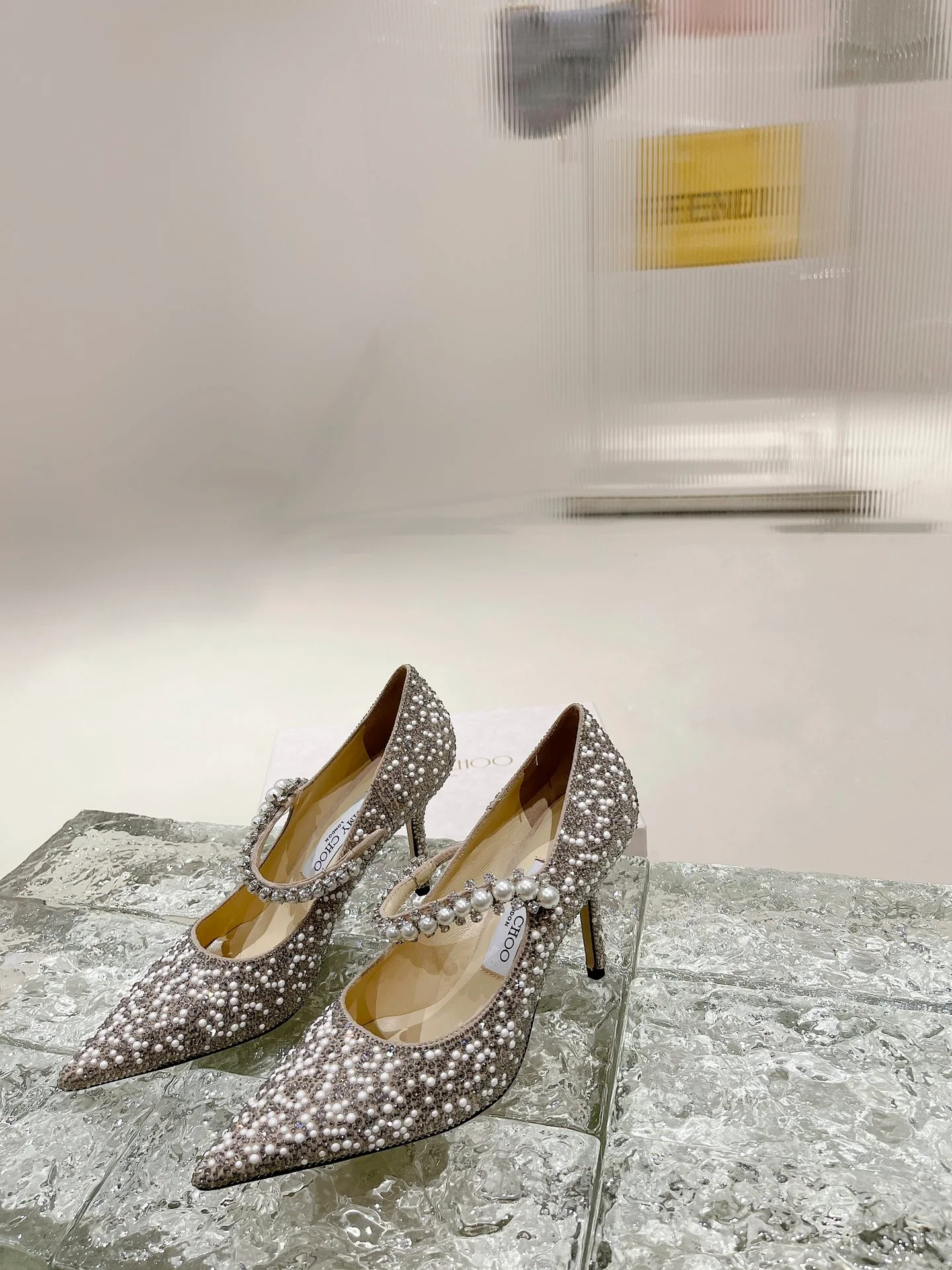 Туфли на высоком каблуке Jimmy с острым носком и жемчужной отделкой - 8-5 см - серебристые