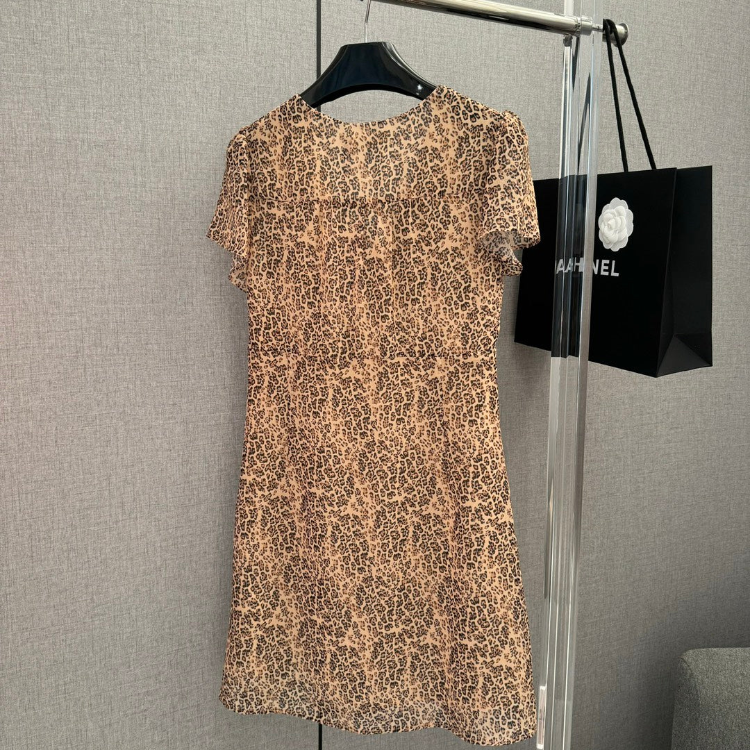 Платье Celine с леопардовым принтом весна/лето 2024
