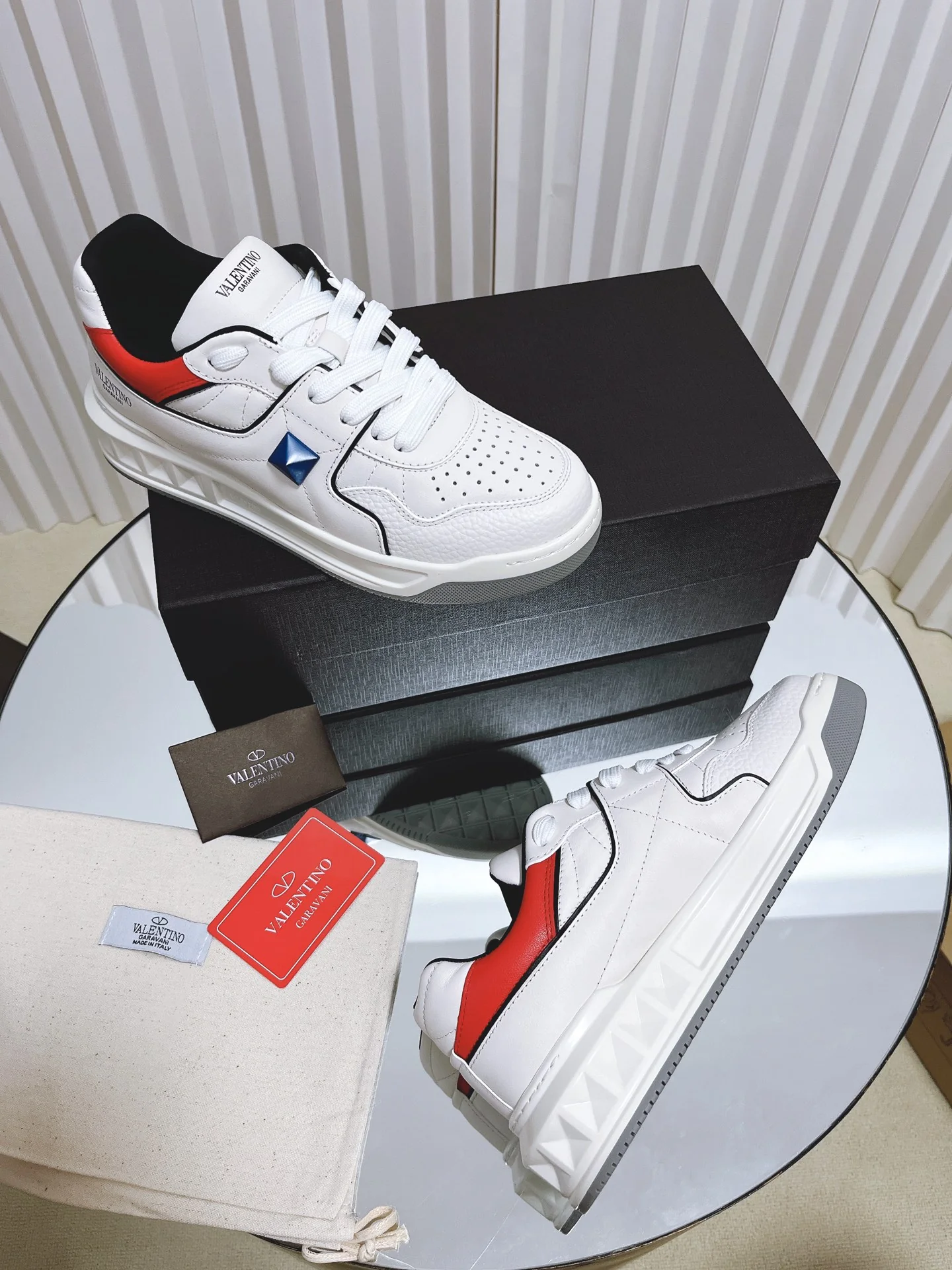 Кроссовки на платформе Valentino - белые - унисекс