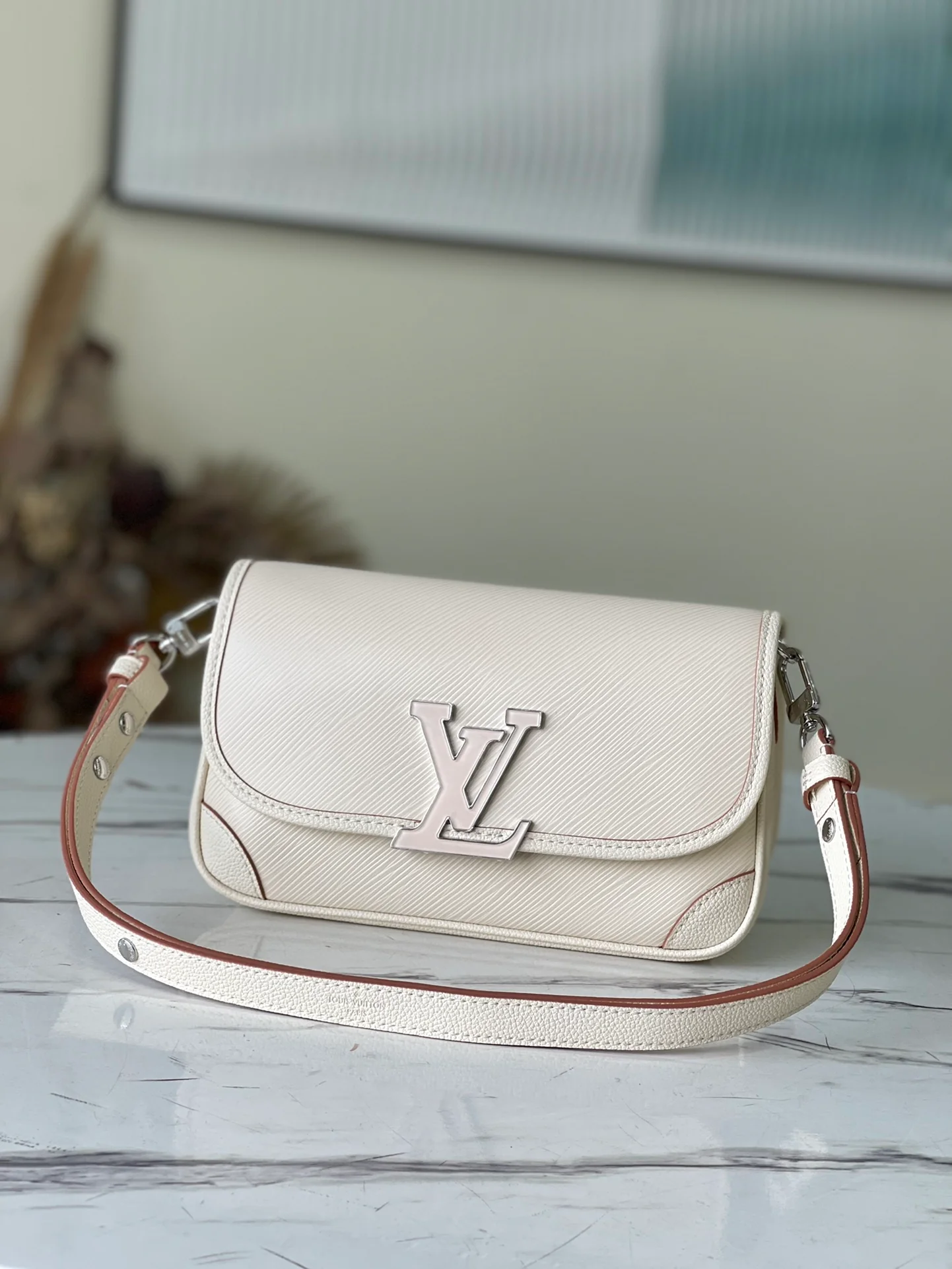 m59457-LV-buci-handbag-beige