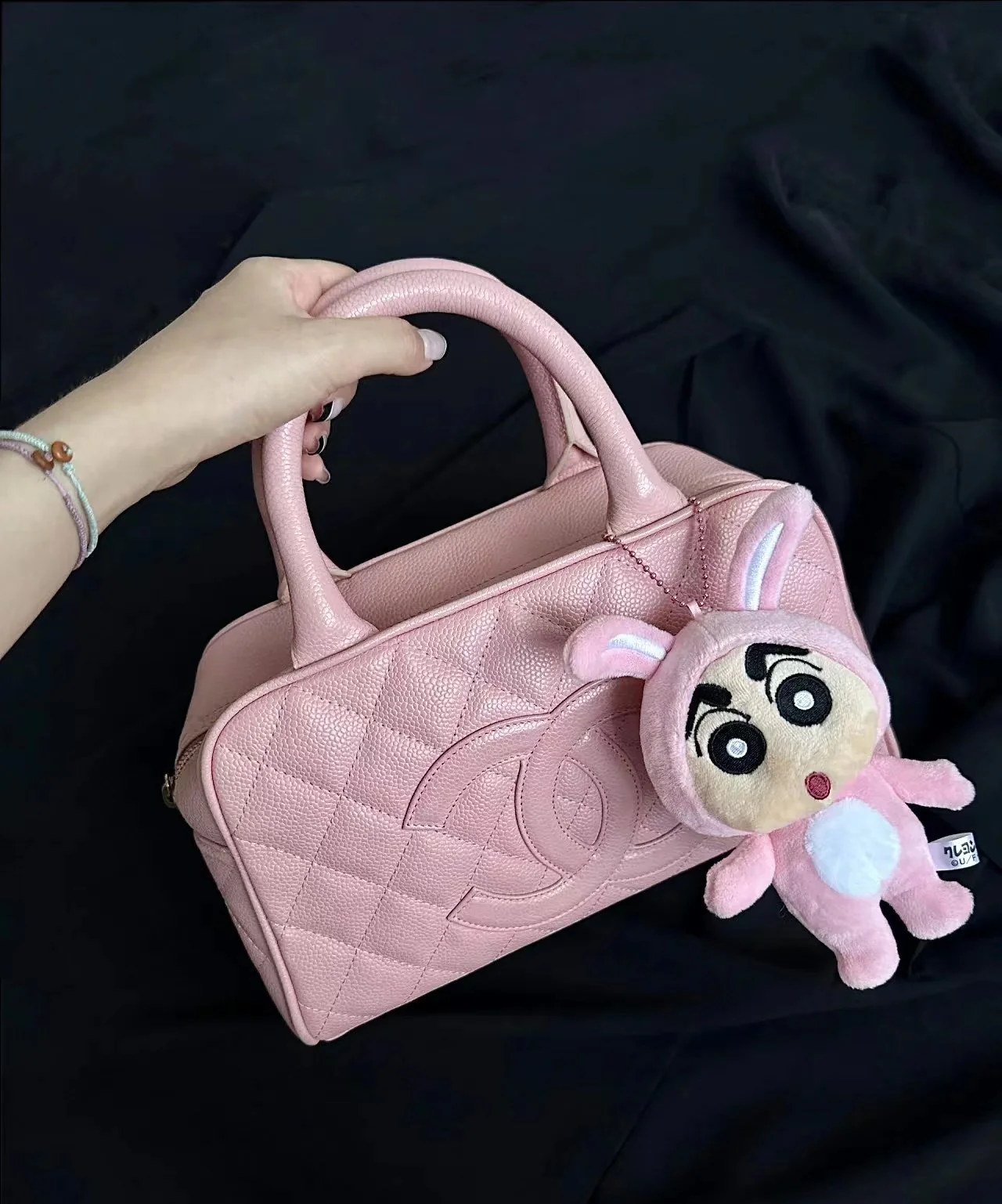 Винтажная сумка-боулинг Chanel из икры, розовая.