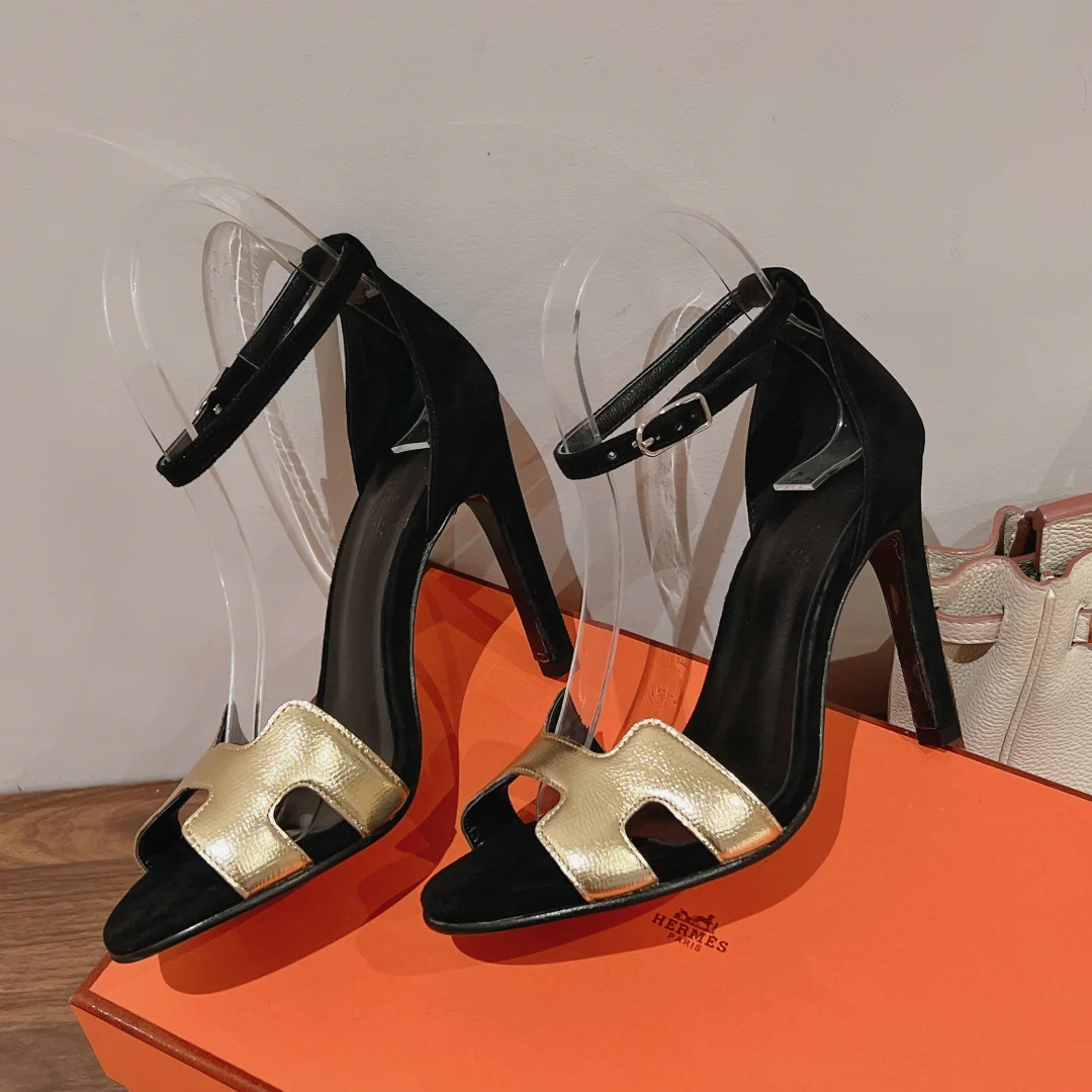 Hermes - Элегантные сандалии на высоком каблуке - 10 см - Черно-золотые