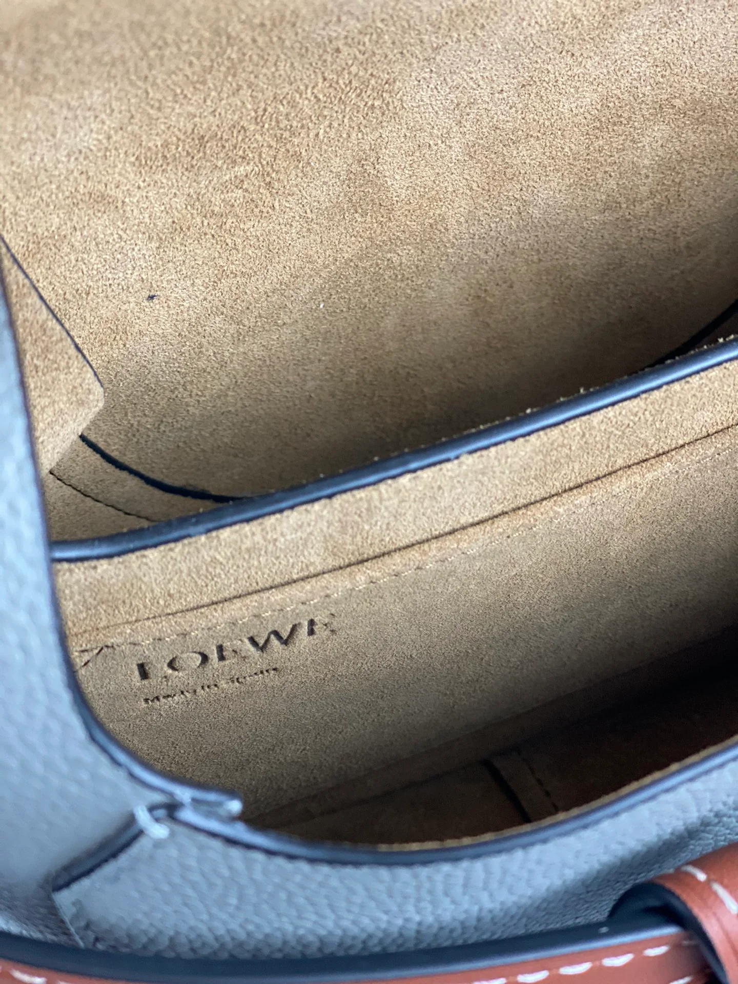 Loewe-gate-small-20x19x11-5-cm-9