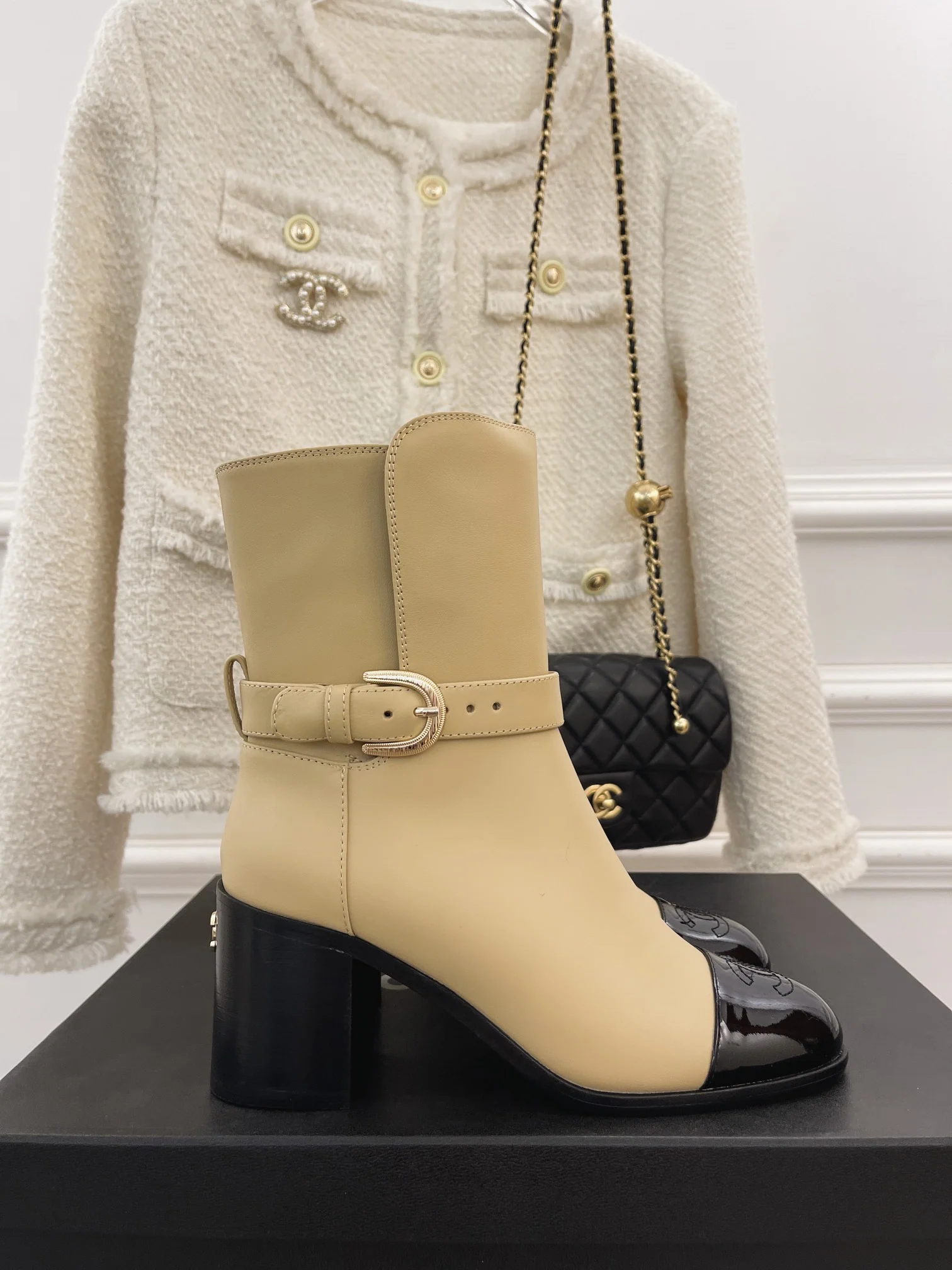 Новинка сезона осень/зима 2022 от Chanel - Ботинки-носки - 6-5 см