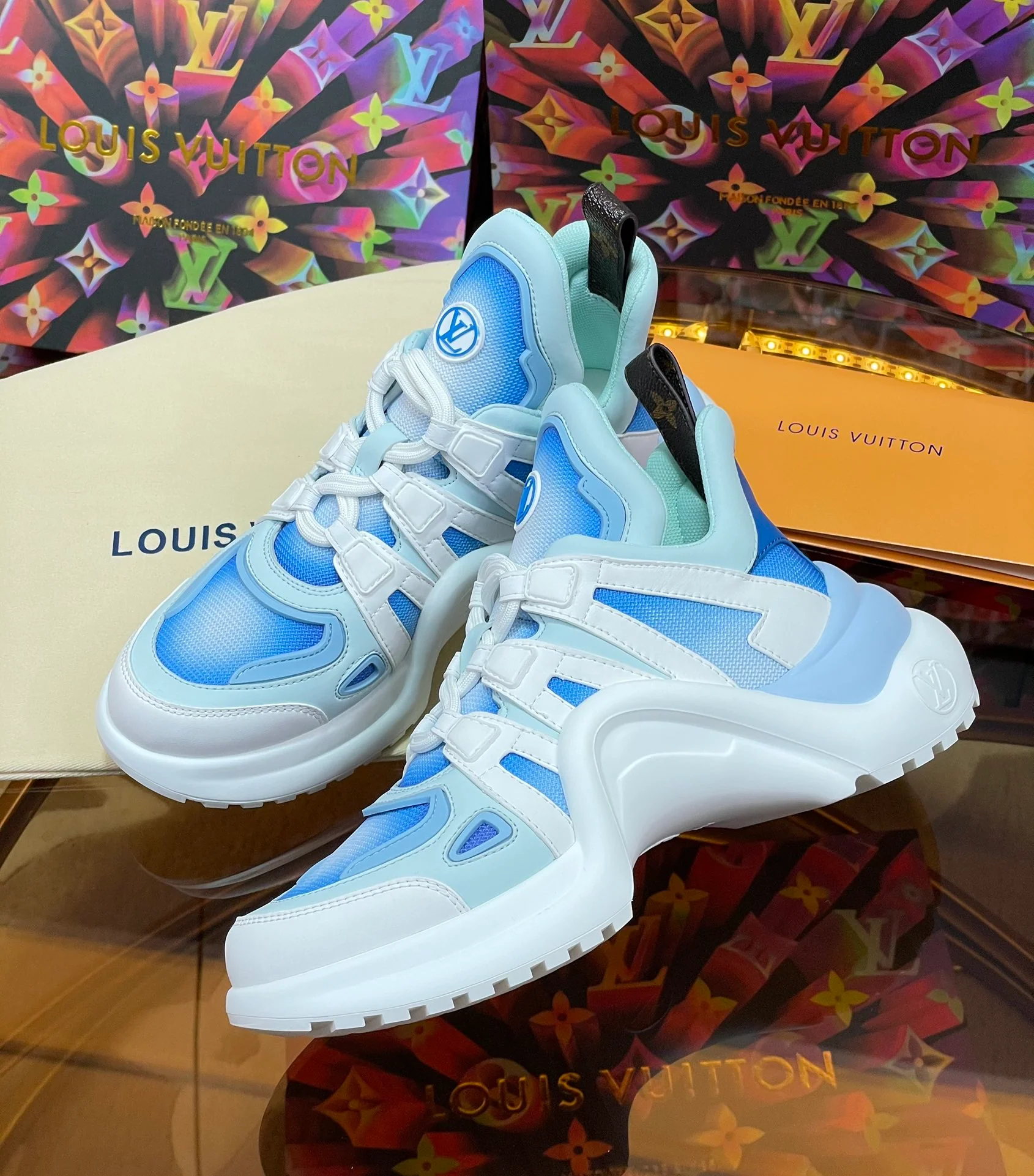 LV - Синие массивные туфли