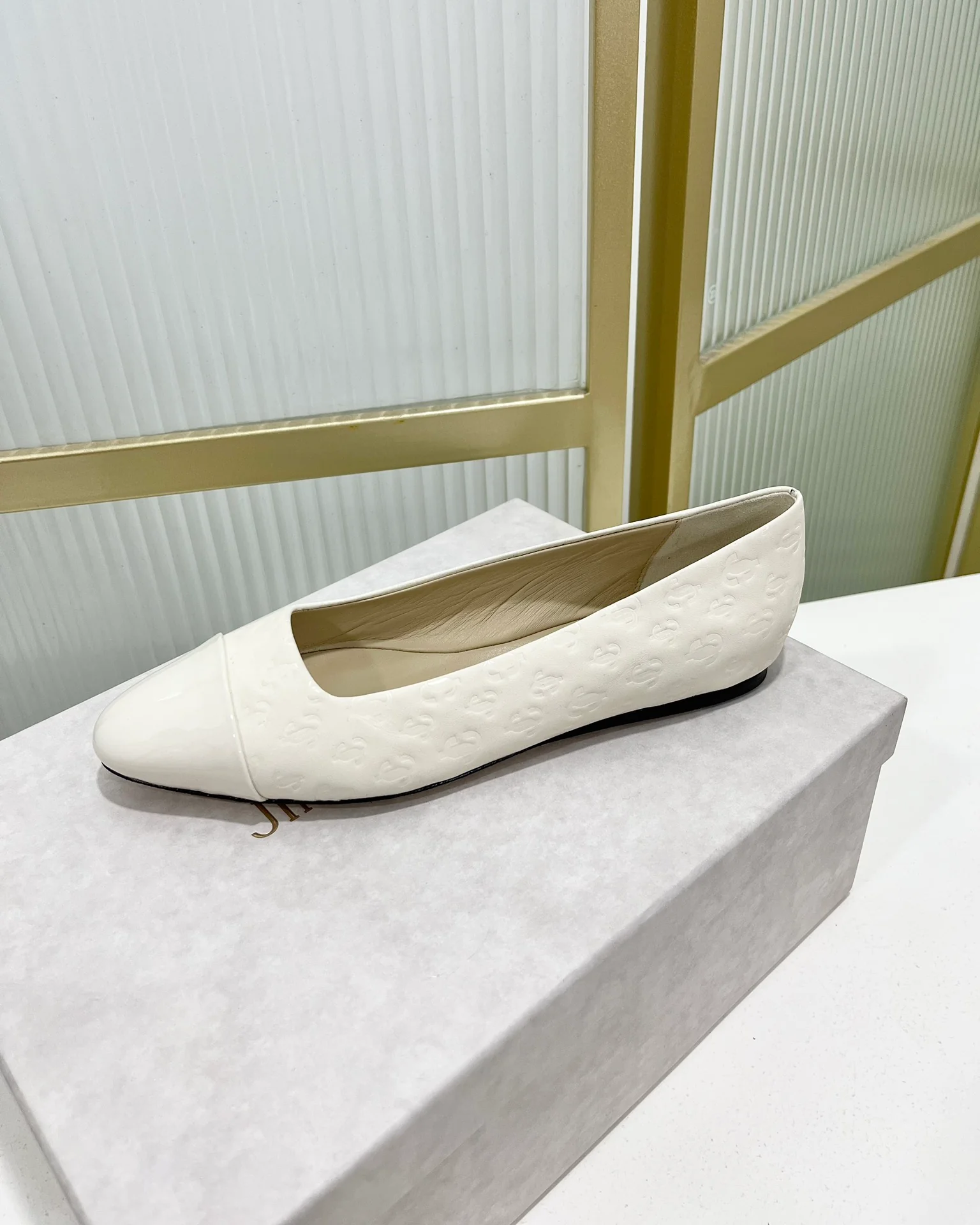 Jimmy - Новинка 2023 года - Рельефные балетки - Белые