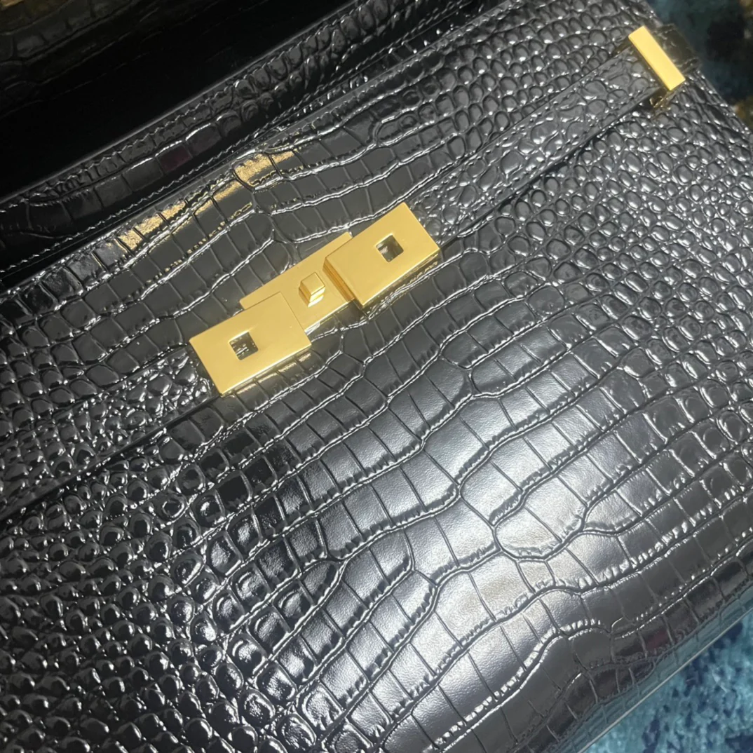 Сумка через плечо YSL Manhattan с тиснением под крокодиловую кожу