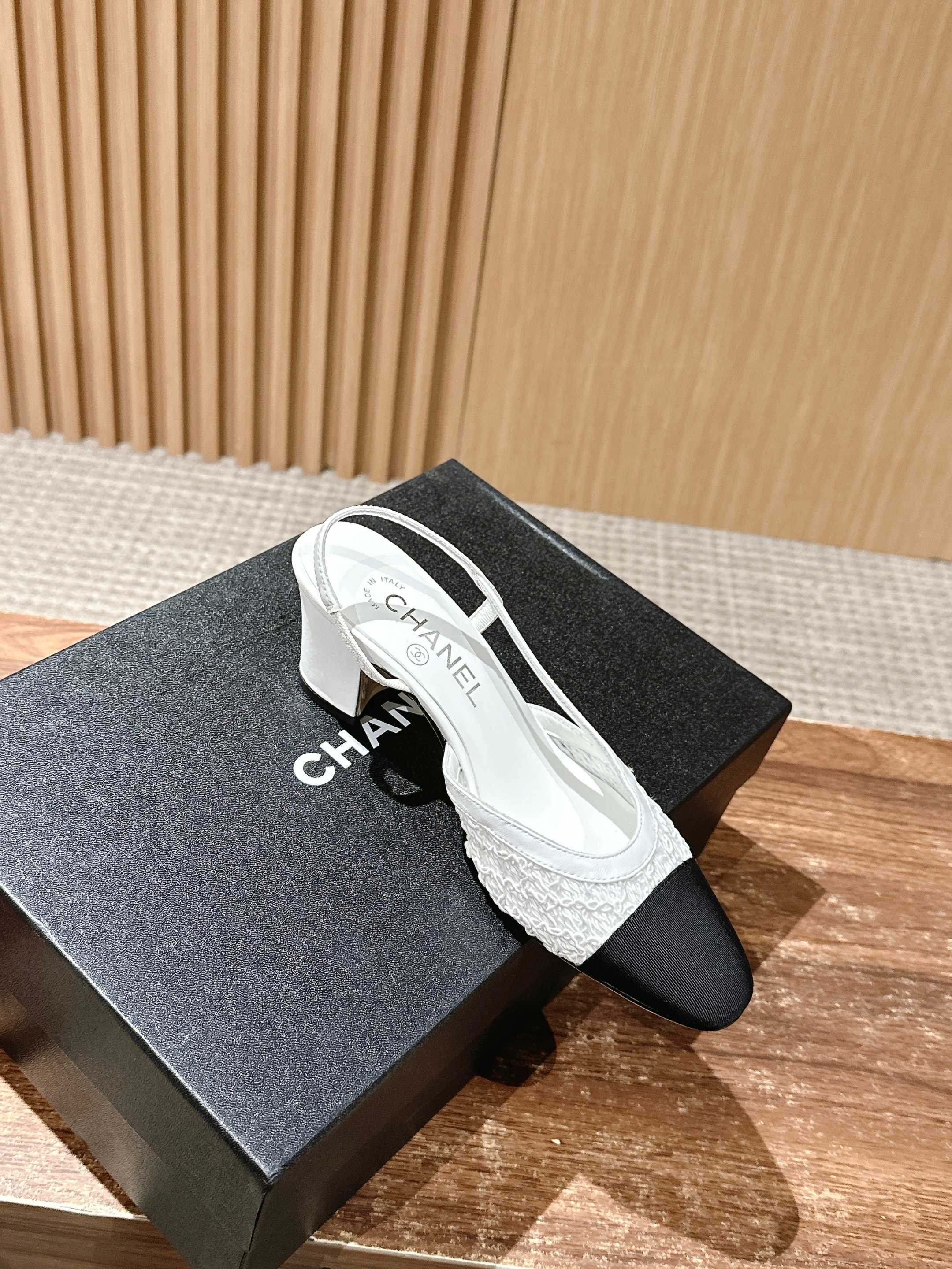 Chanel - Кружево и шаньдунский шелк - Туфли на толстом каблуке - Белые