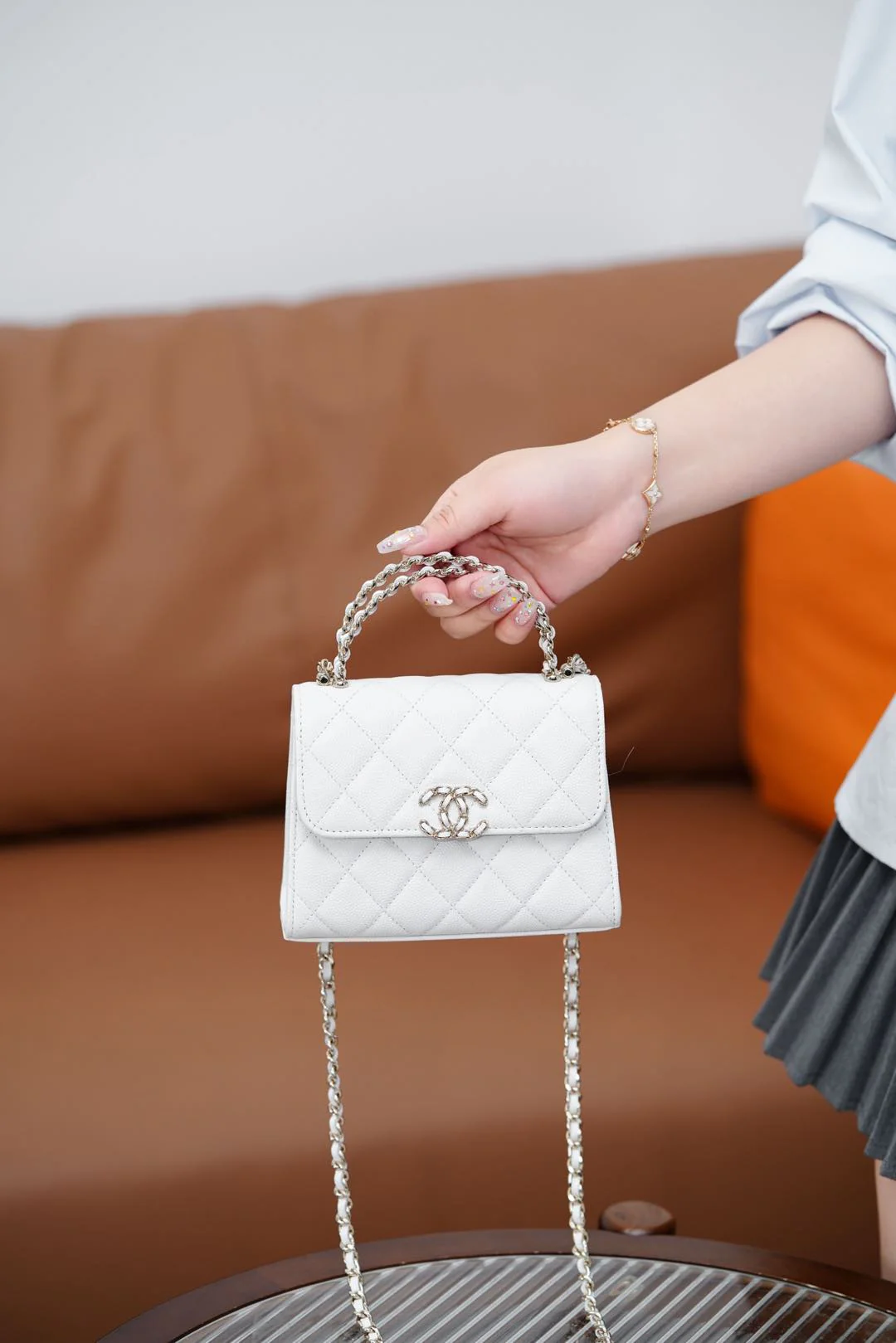 Chanel 25s - С ручкой через плечо????? Lychee - Вертикальный стиль - Белый с золотой пряжкой