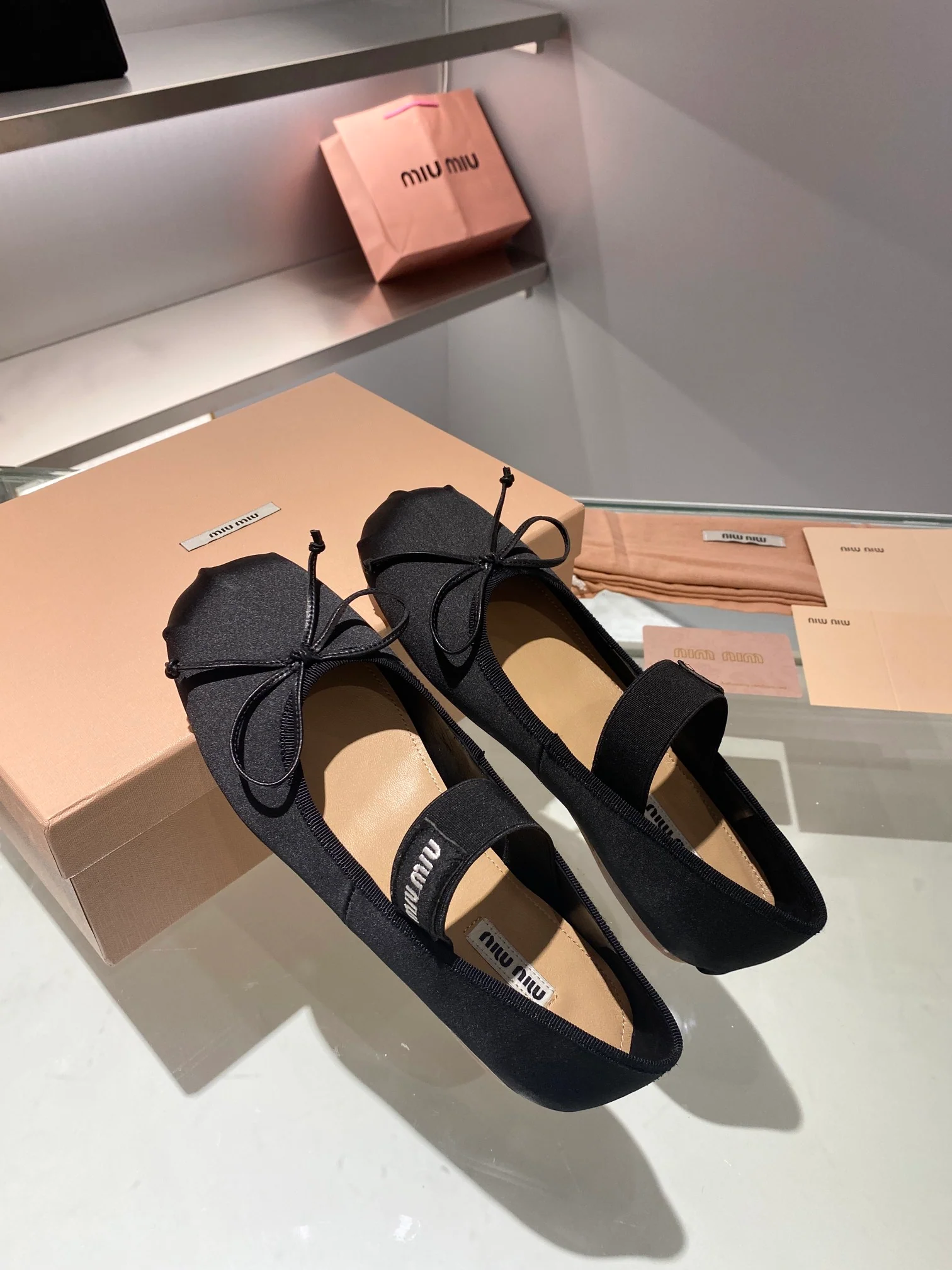 Новые поступления коллекции Miu Miu осень/зима 2023 - Балетки - Балетки - Черные