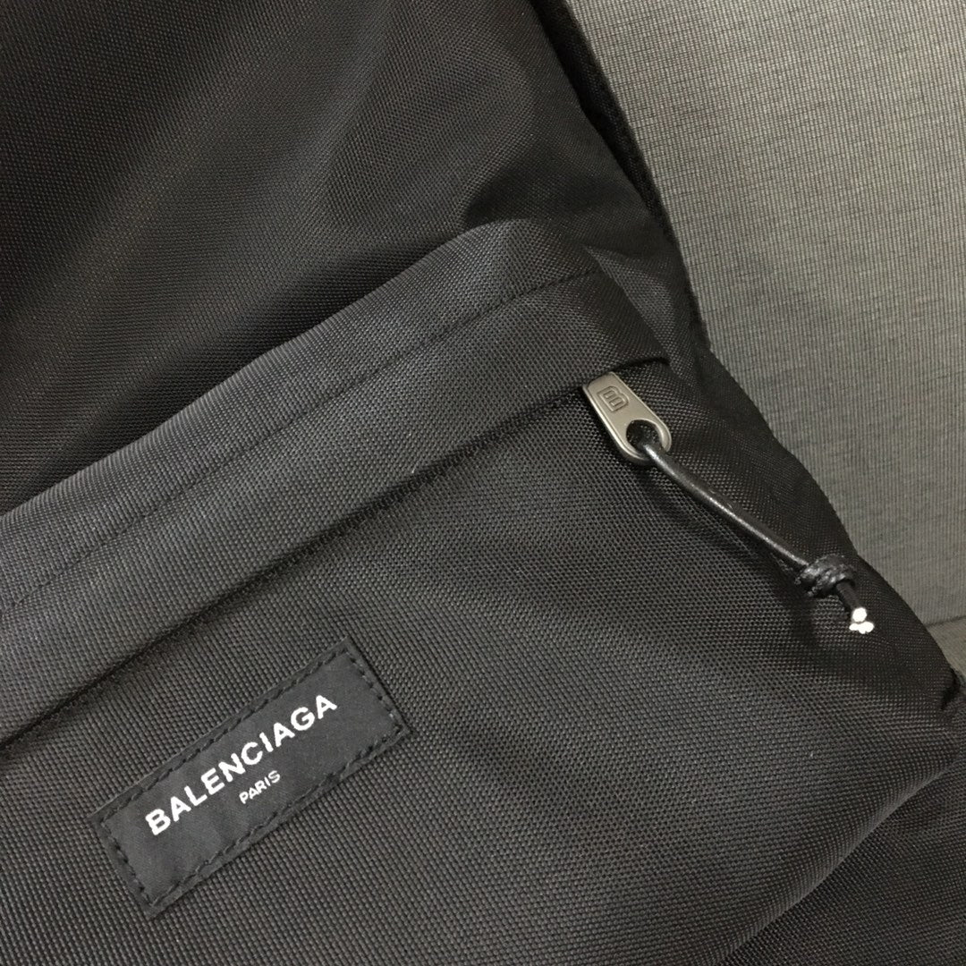 Рюкзак Balenciaga - унисекс - с классическим логотипом.