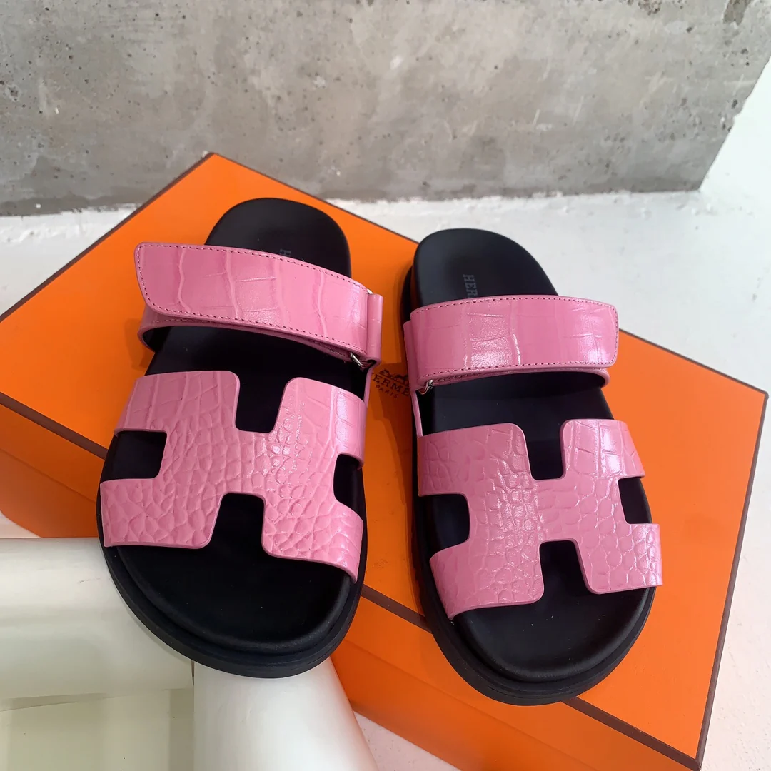 Тапочки Hermes из крокодиловой кожи - розовые