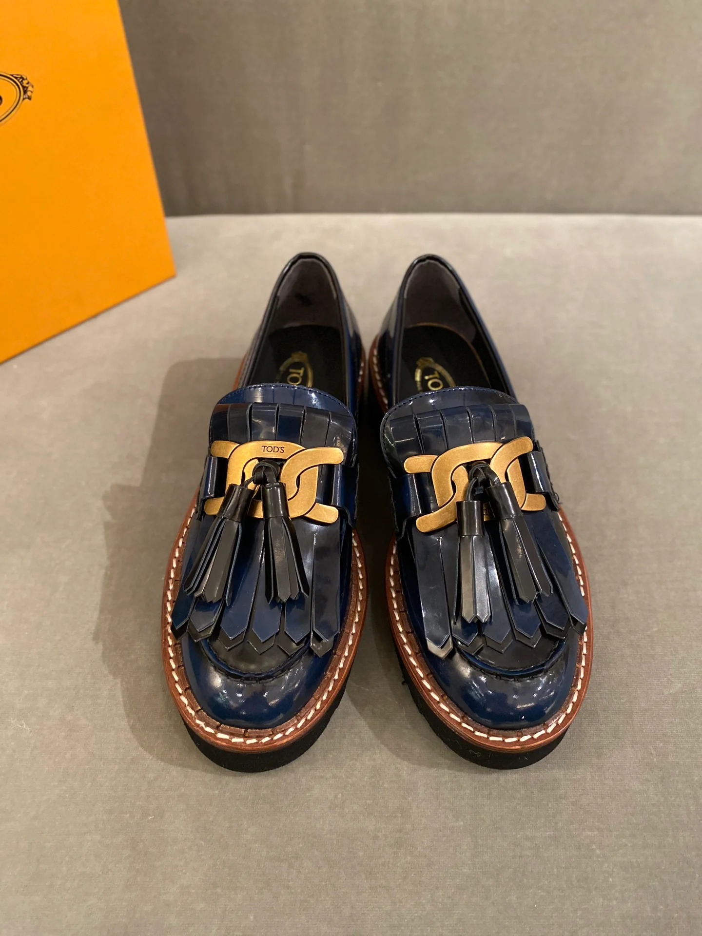 Лоферы Tods на платформе с кисточками - 2 шт.