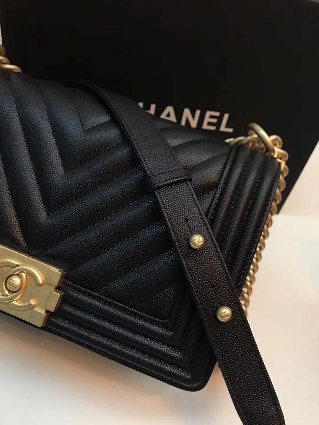 Chanel-boy-20cm-10
