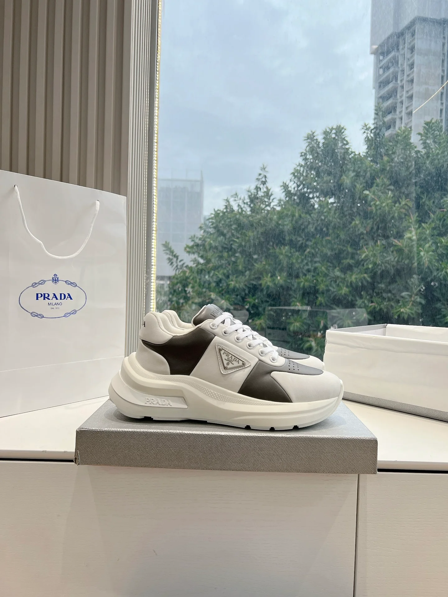 Кроссовки Prada 2024 - серые