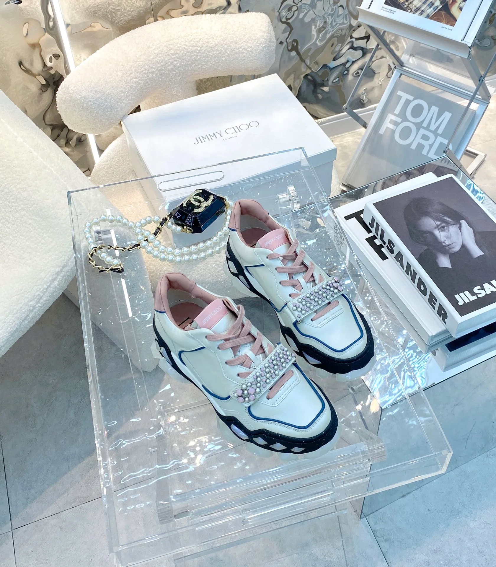 Новые массивные туфли Jimmy 22 New Style с жемчужным верхом