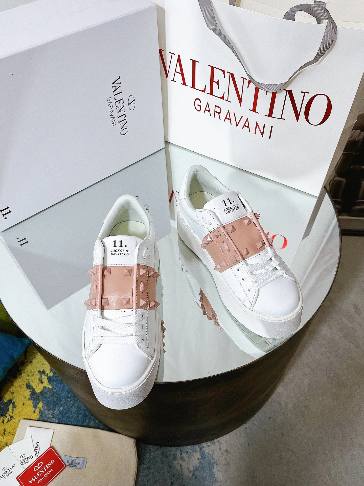 Белые повседневные кроссовки на платформе Valentino - розовые