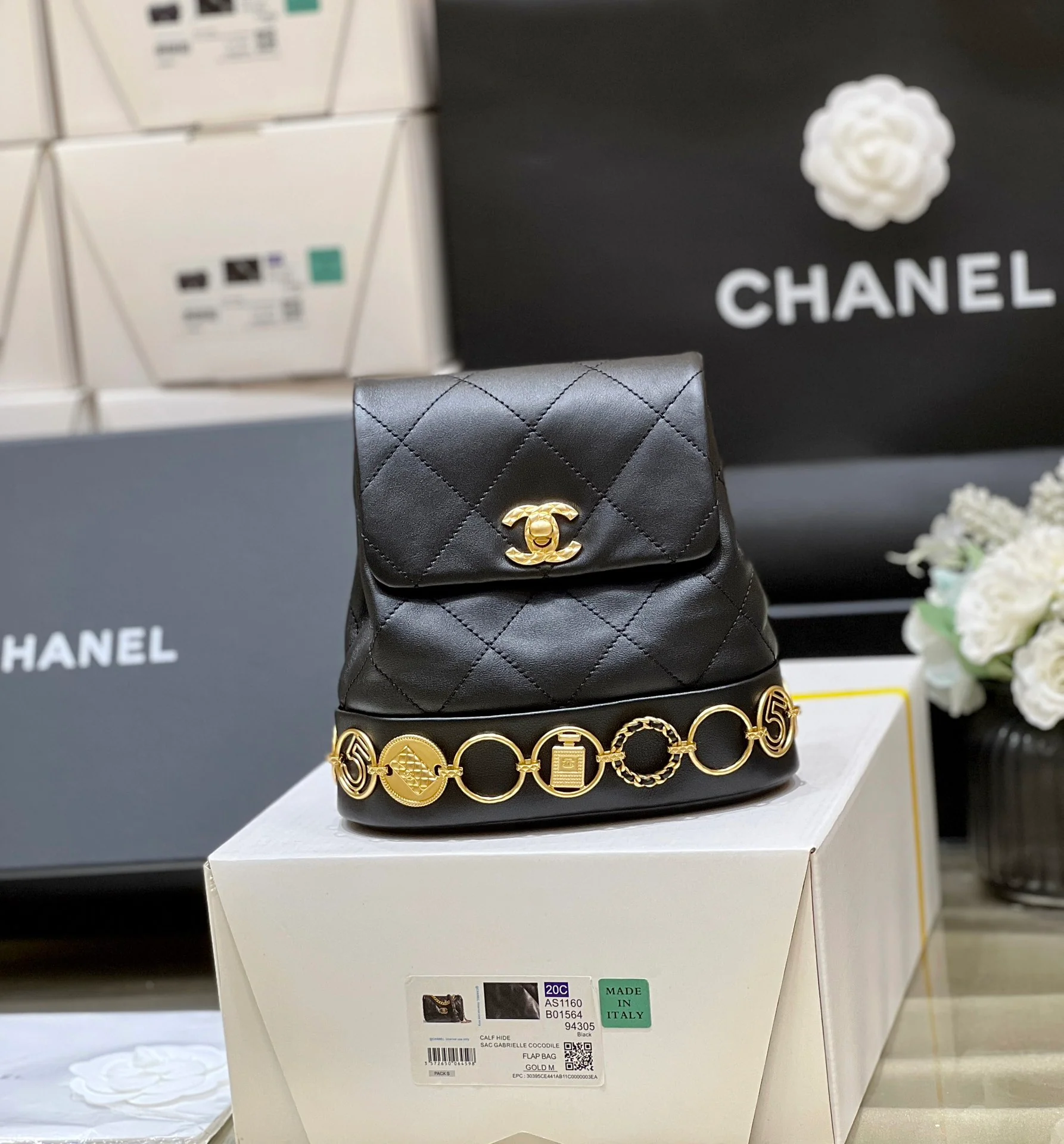 Рюкзак Chanel из коллекции осень/зима 2023 — телячья кожа — черный