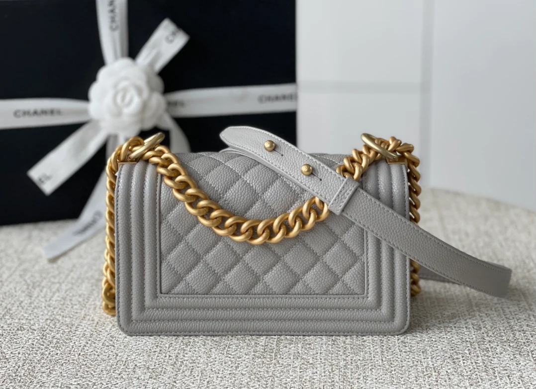 Chanel-boy-20cm-51