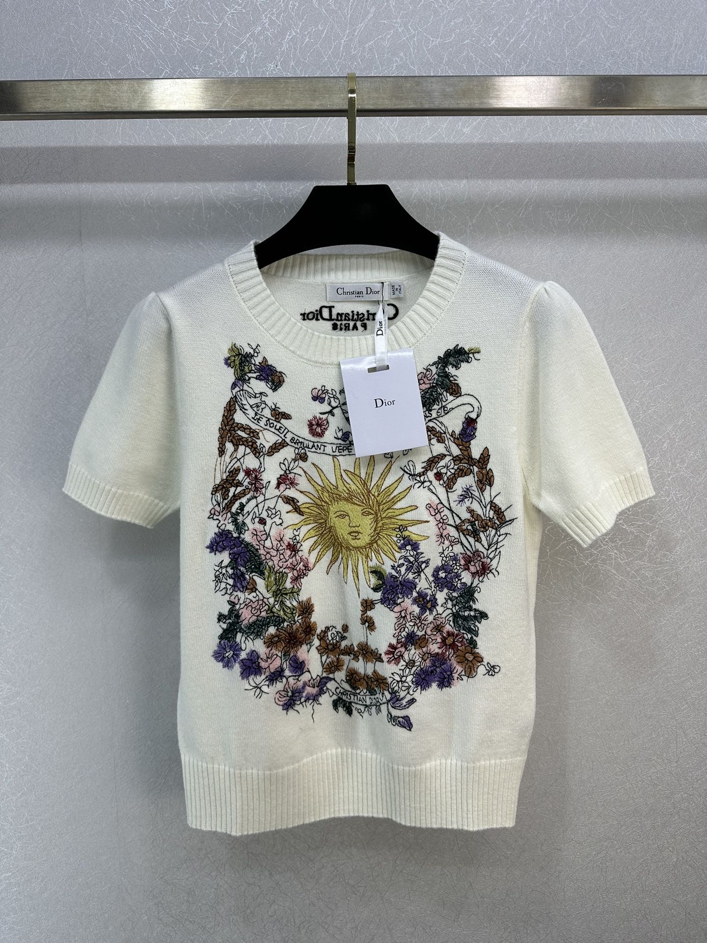 Dior - 2403-24 Ранняя весна, лимитированная серия, вязаный свитер с коротким рукавом и круглым вырезом