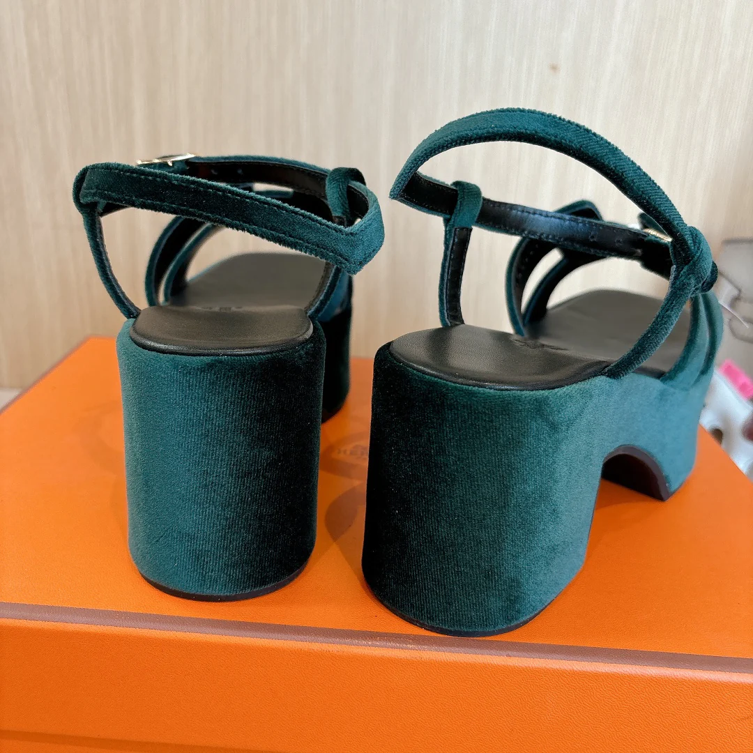 Босоножки на платформе Hermes 2024 на высоком каблуке - зеленые