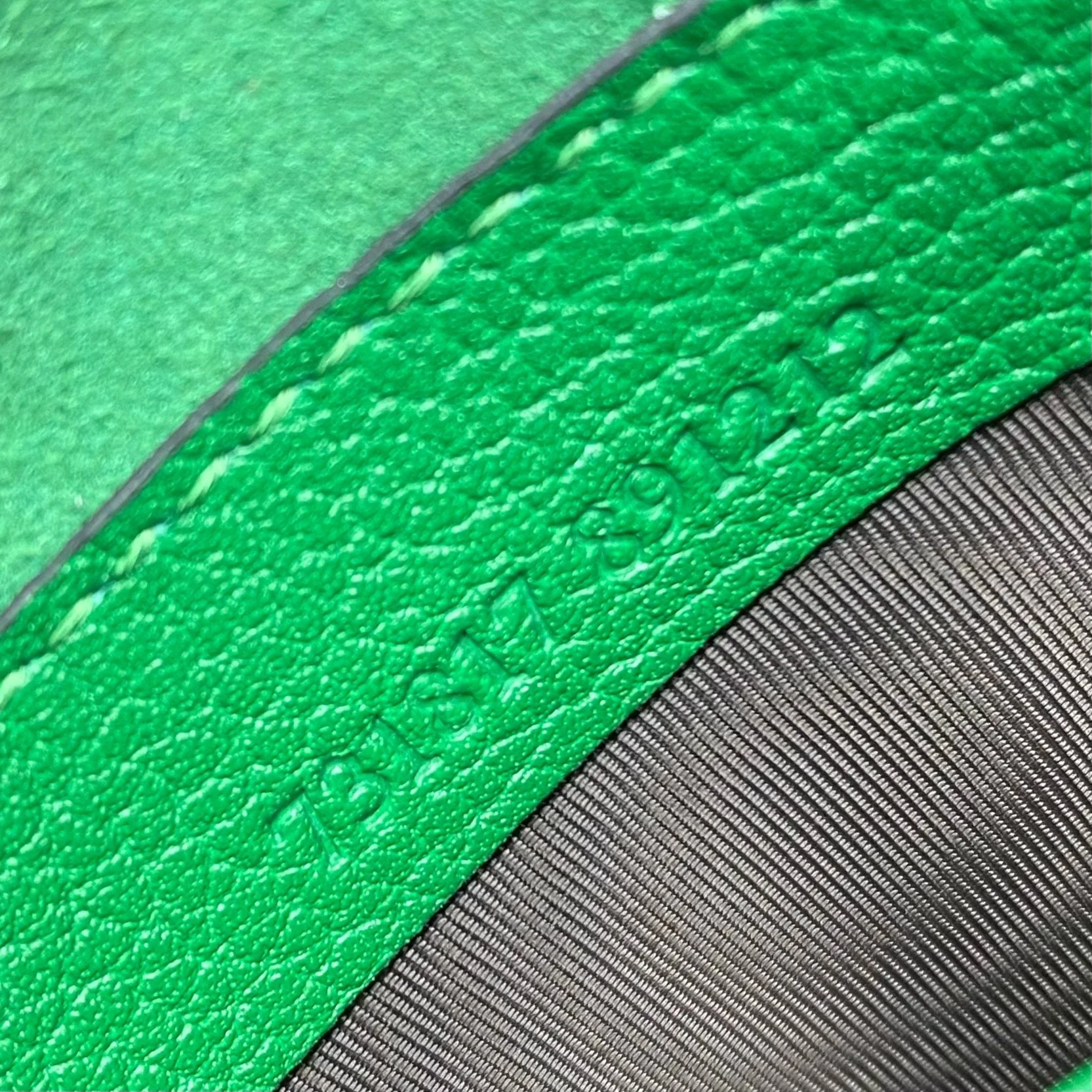 Сумка Gucci на цепочке через плечо - зеленая