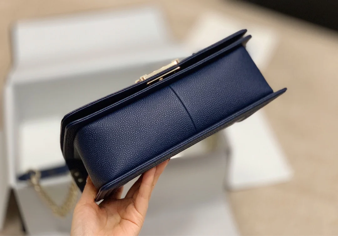 Chanel Boy 25 см 32