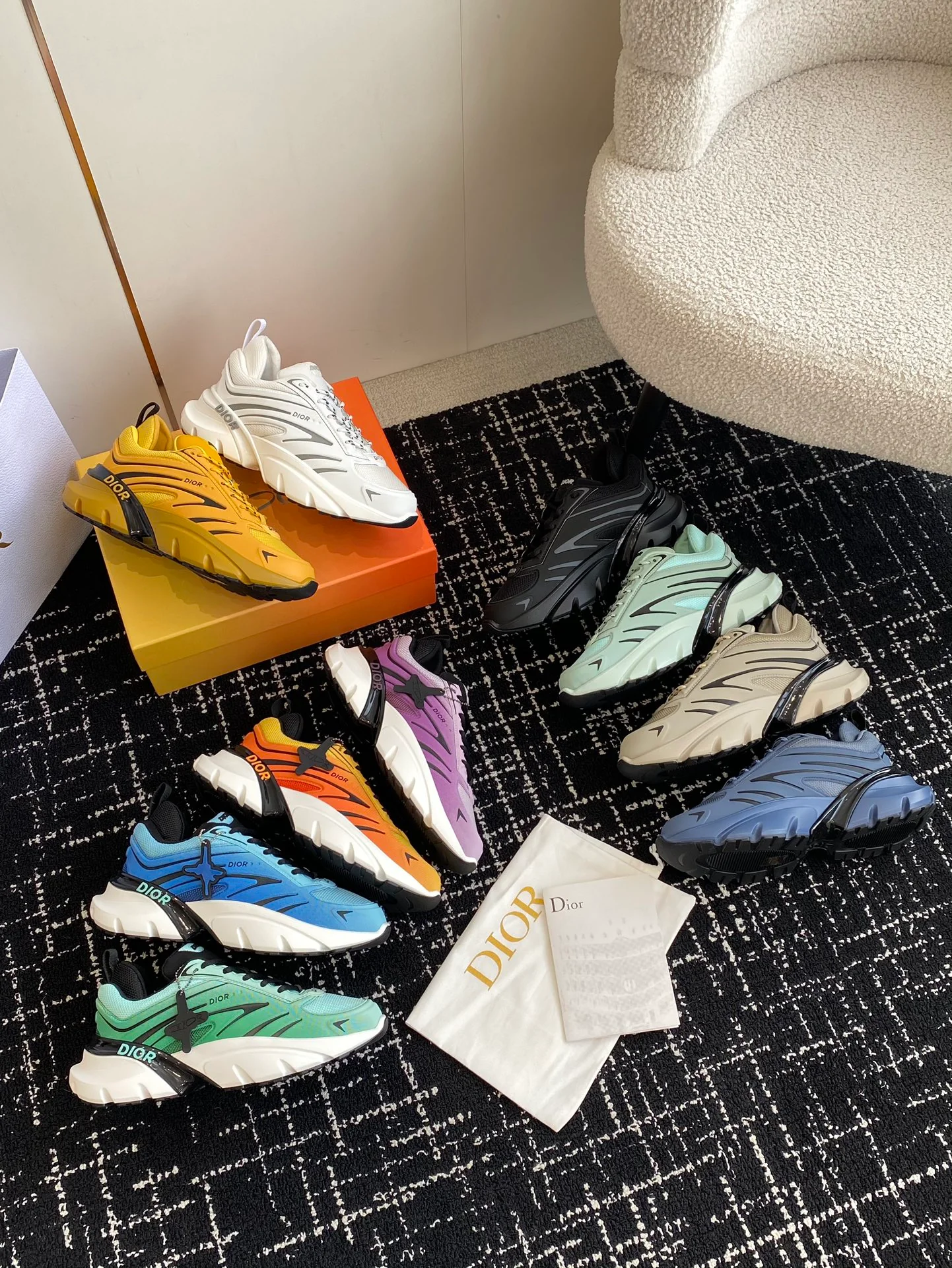 Изображение 1 коллекции кроссовок Dior 2024 года.