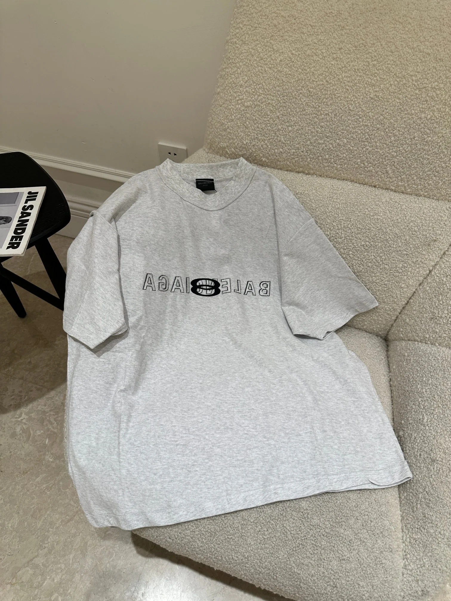 Футболка Balenciaga 2404 с вышивкой букв, свободного кроя, с круглым вырезом и коротким рукавом, унисекс.