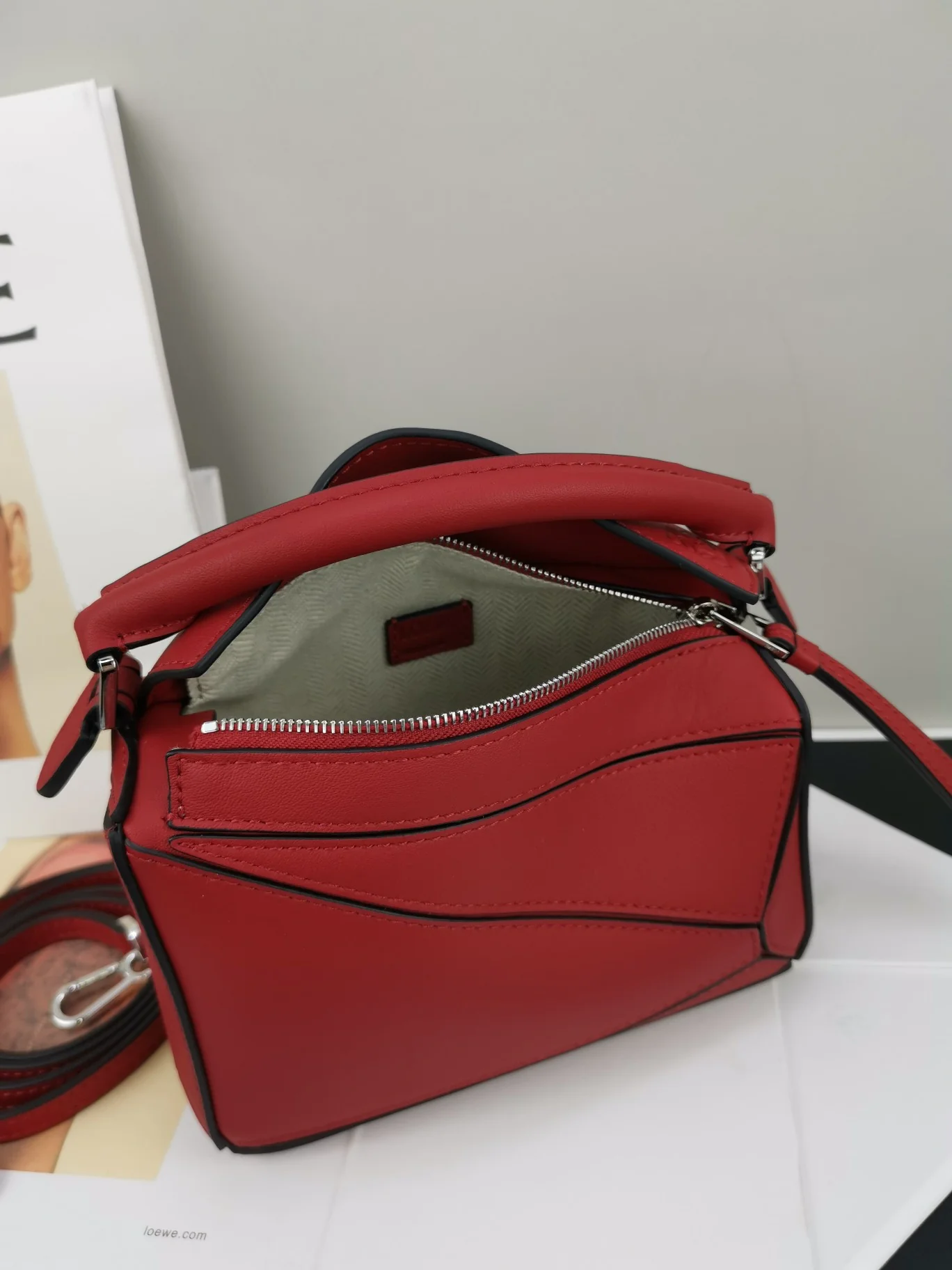 Мини-сумка Loewe Puzzle Bag из телячьей кожи - 18