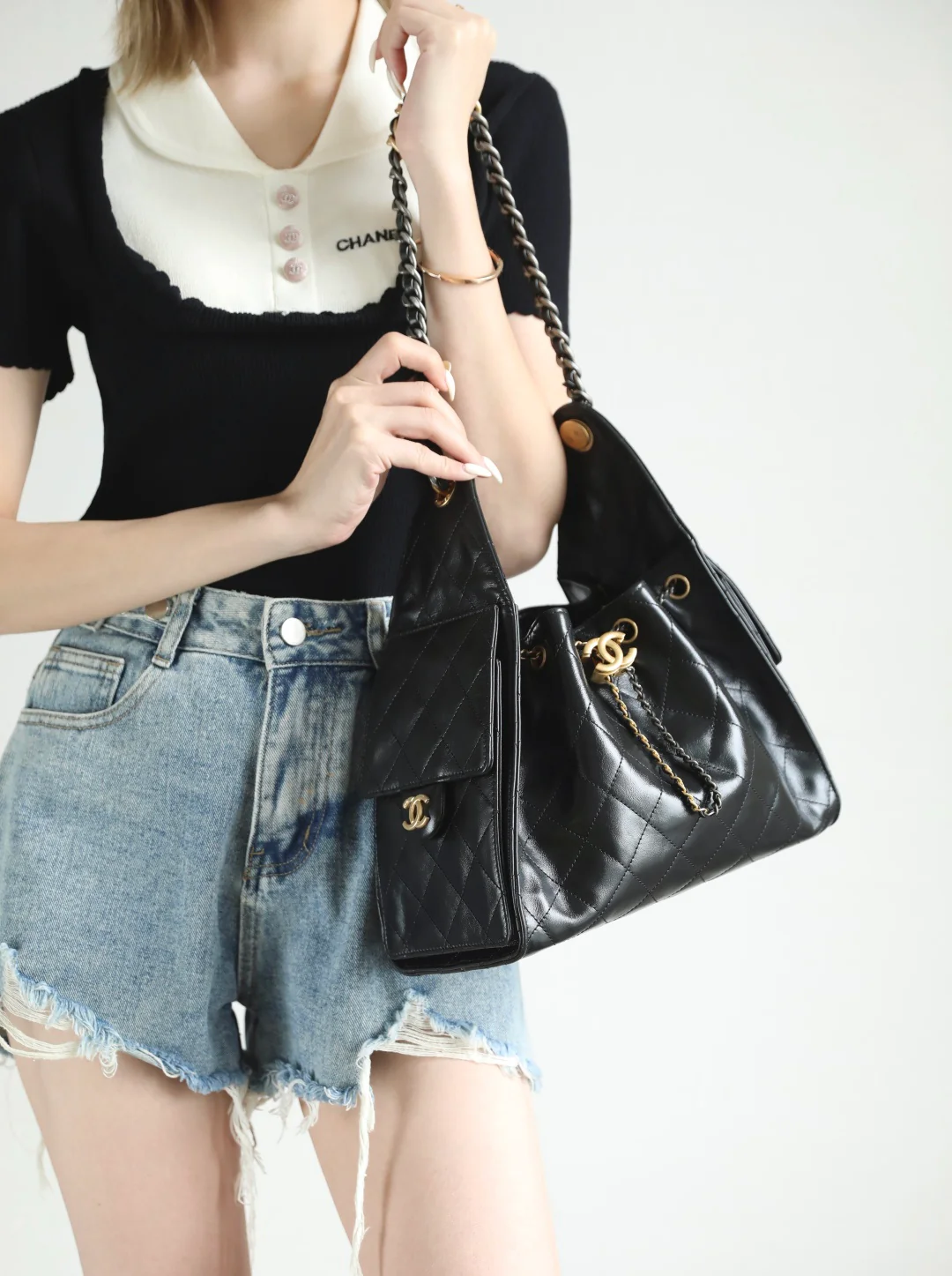 Chanel - ??? - Черный с цепочкой 