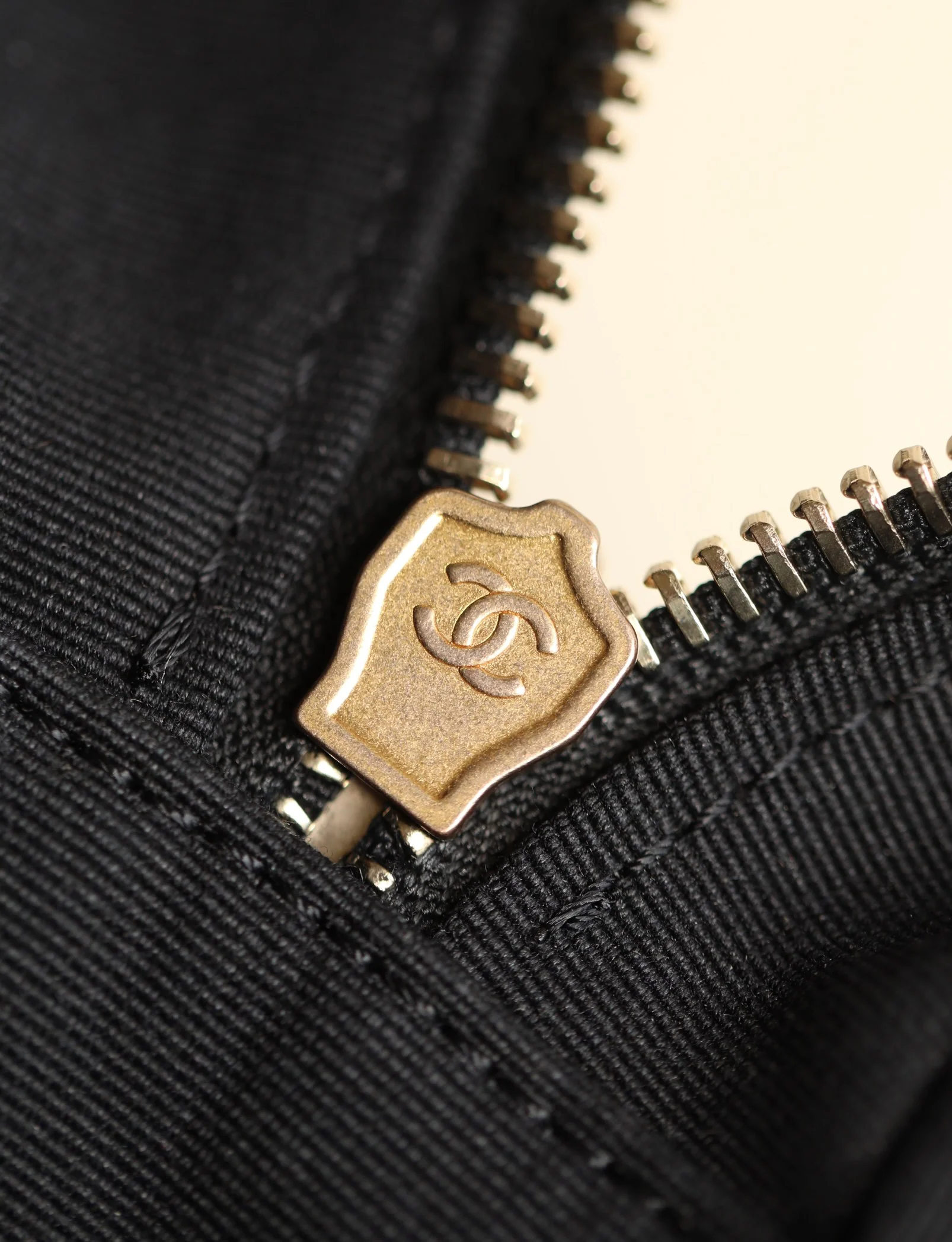 Сумка Chanel 25c - черная (19 см)