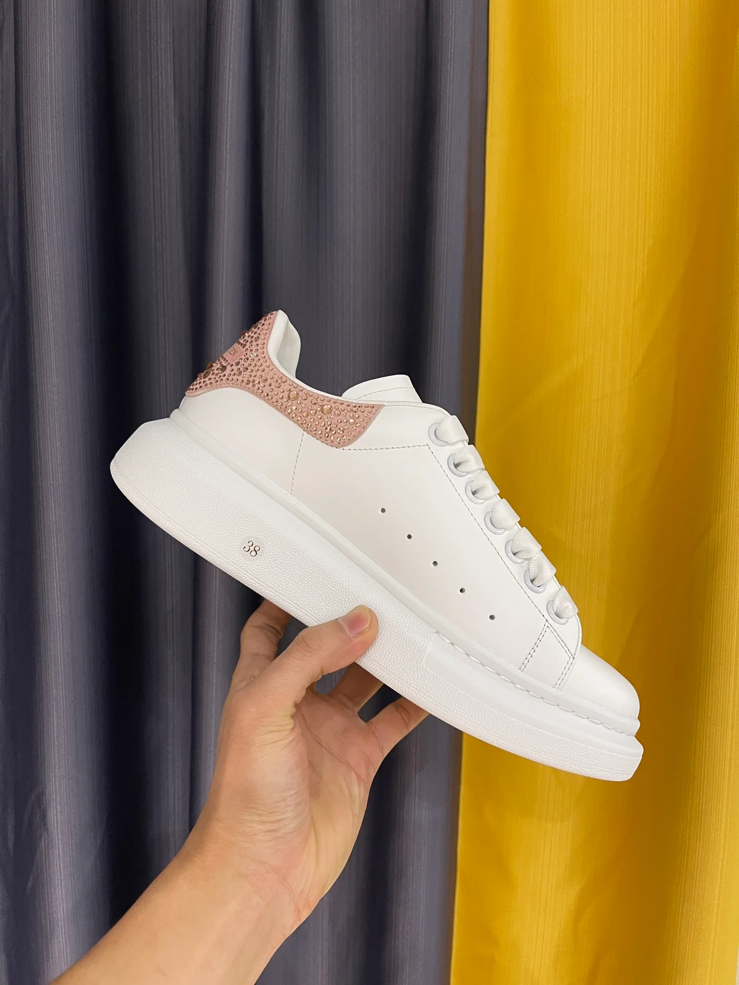 Классические белые кроссовки McQueen - унисекс - полностью белая кожа - овечья шерсть - премиум-издание