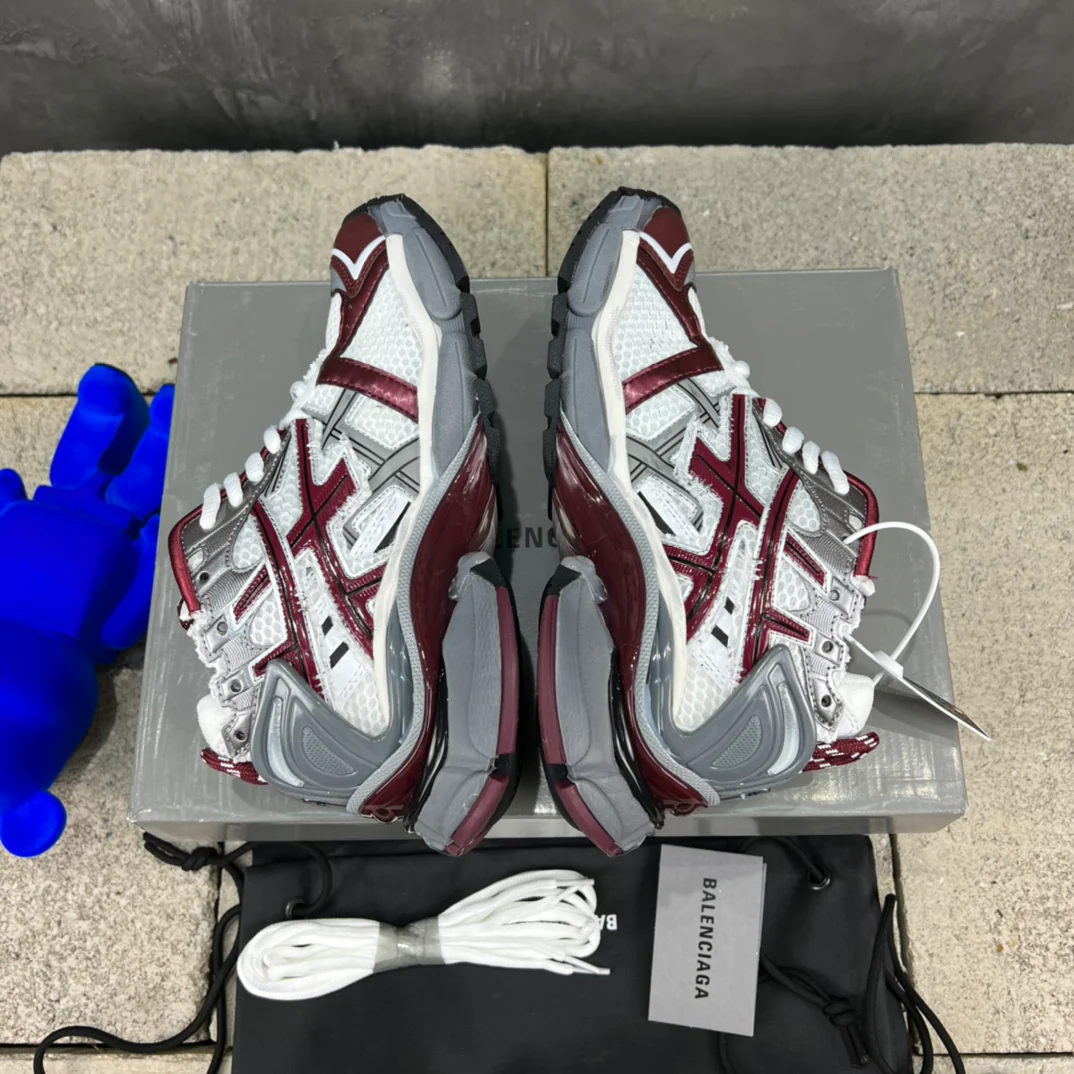 Кроссовки Balenciaga Runner - унисекс - серебристо-красные