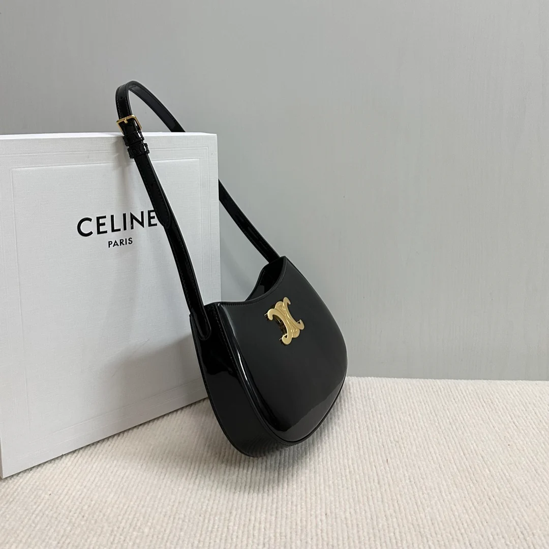 Сумка-подмышка Celine Tilly - лакированная кожа, черная