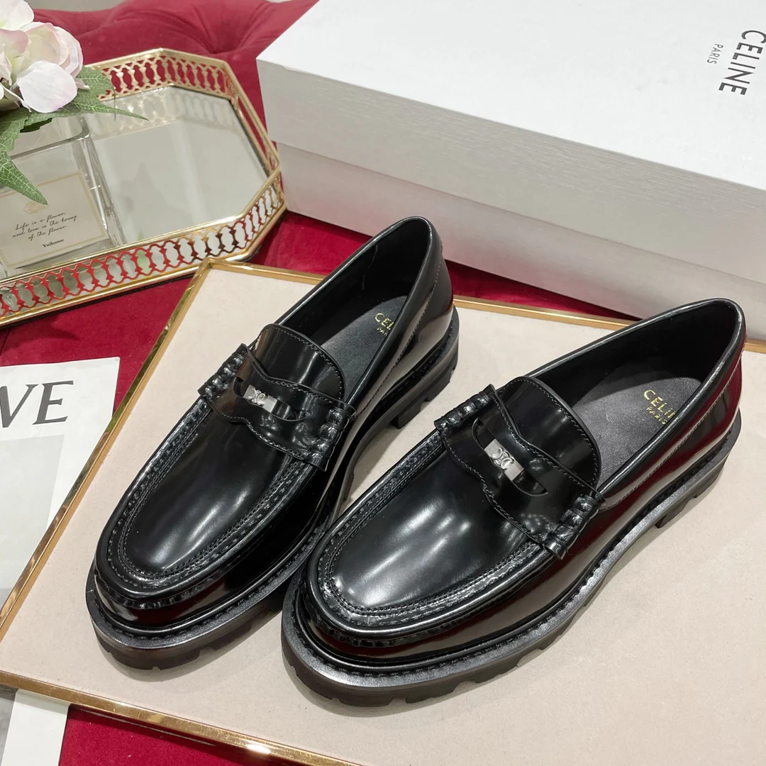 Обувь Celine - Celine - лакированная кожа - серебряная пряжка - лоферы